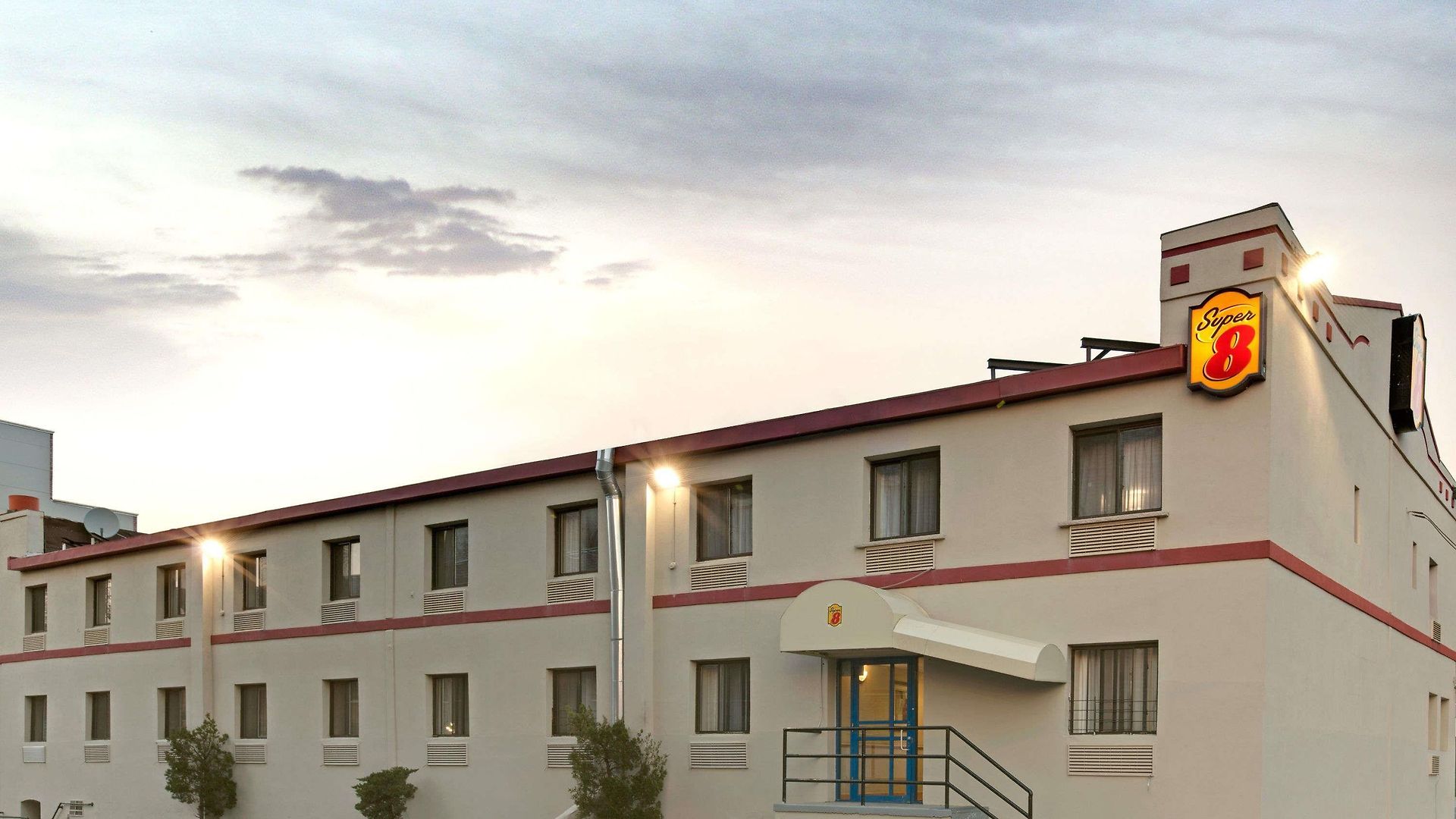 Super 8 By Wyndham Long Island Lga Hotel New York
