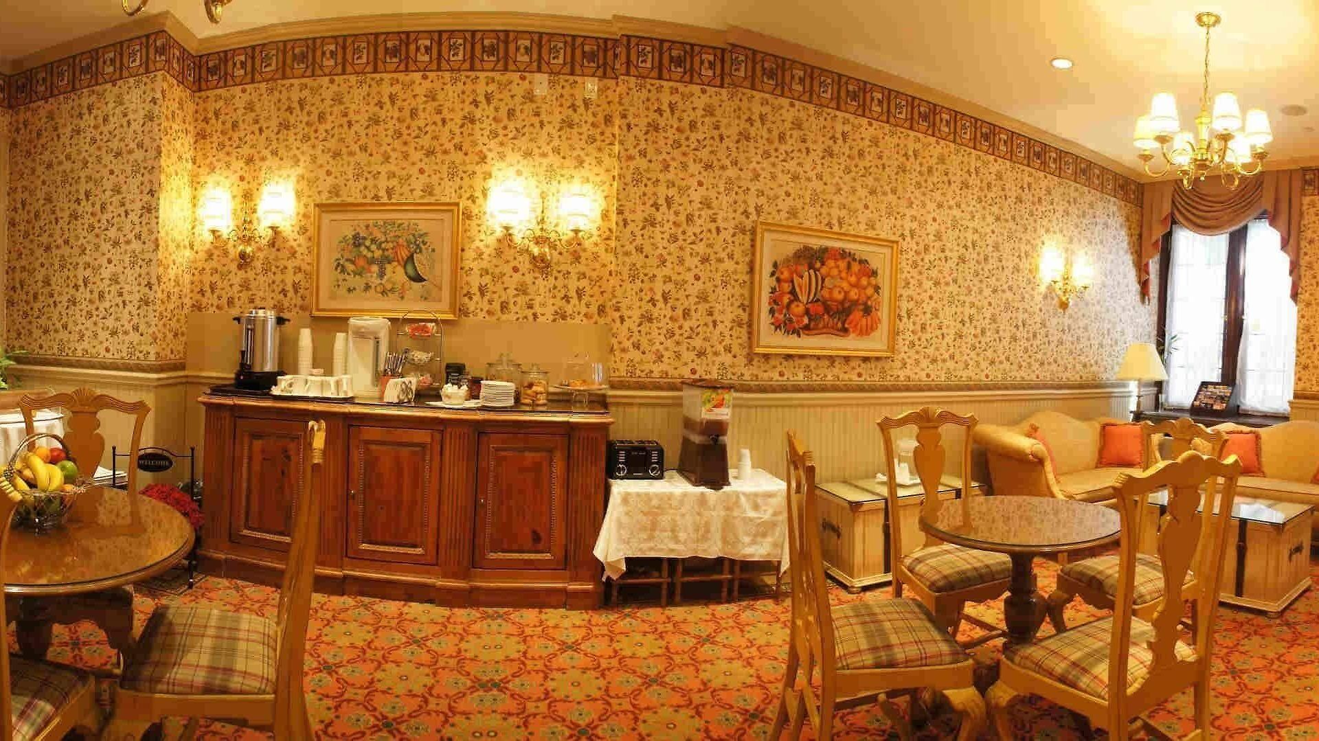 Hotel The Street 3*