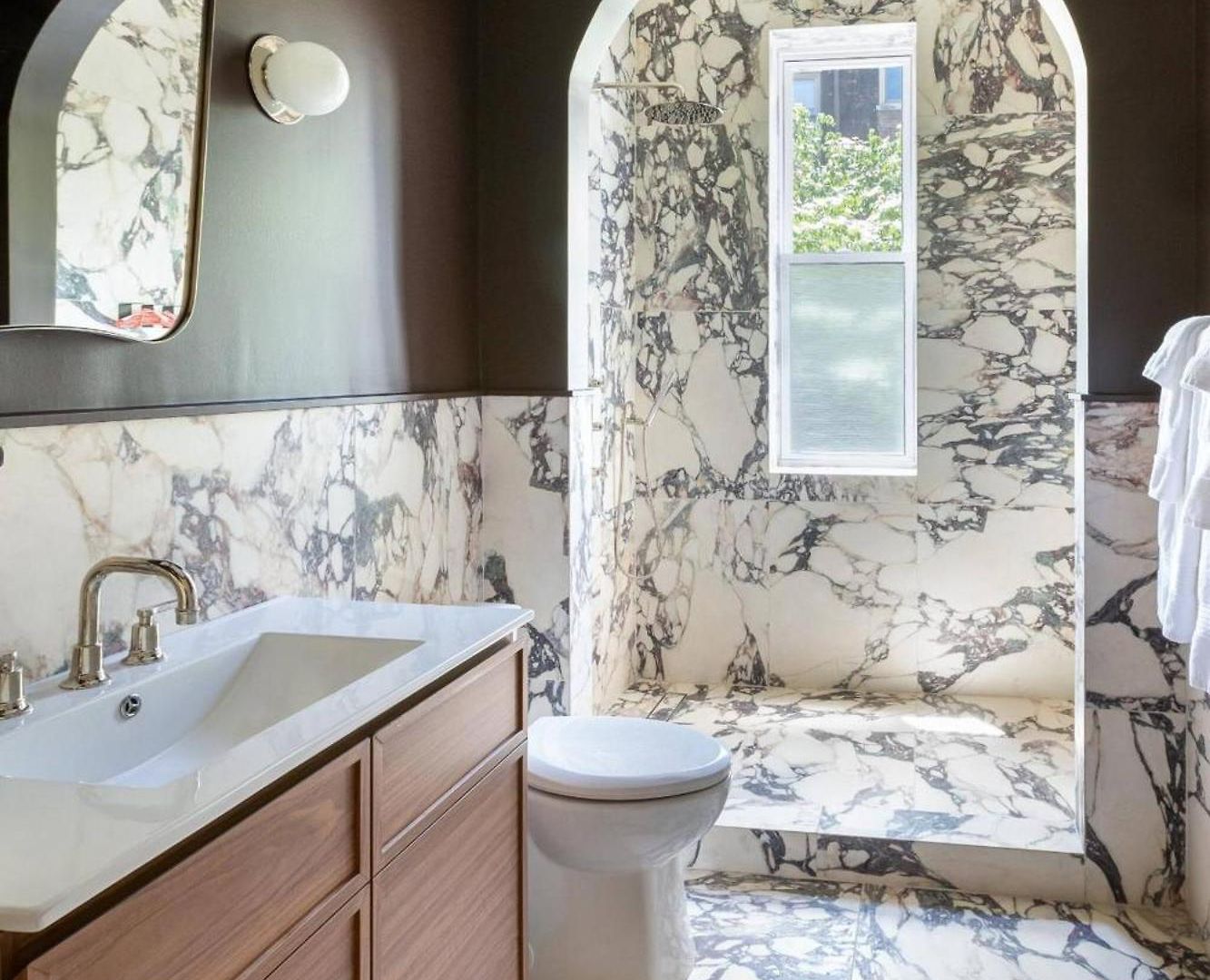 Massive Nyc Brownstone Wpatio Apartment New York