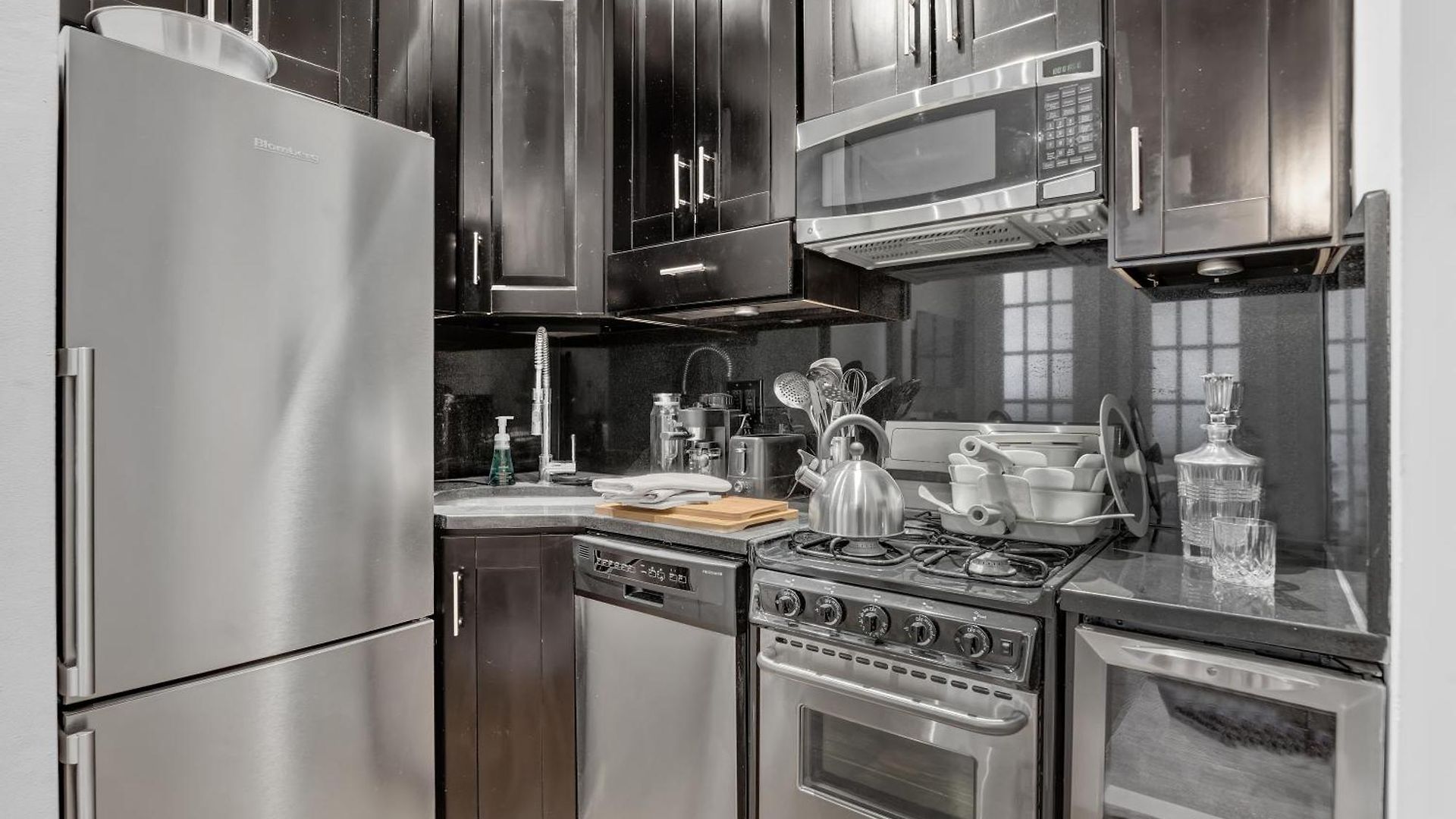 Modern 2br With Private Garden - In Gramercy Park *