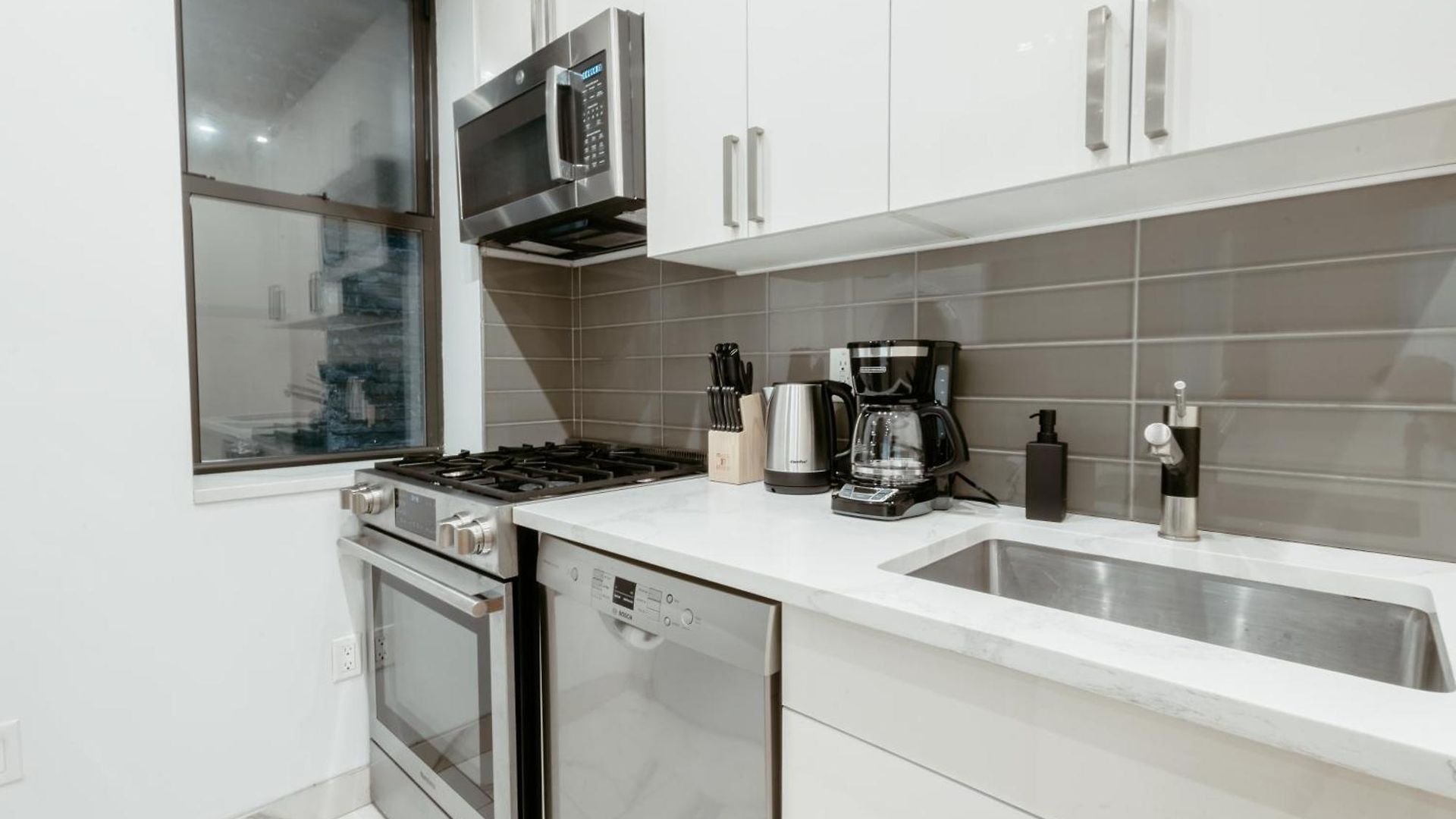 Spacious 3br Upper West Side - Steps From Park Apartment New York