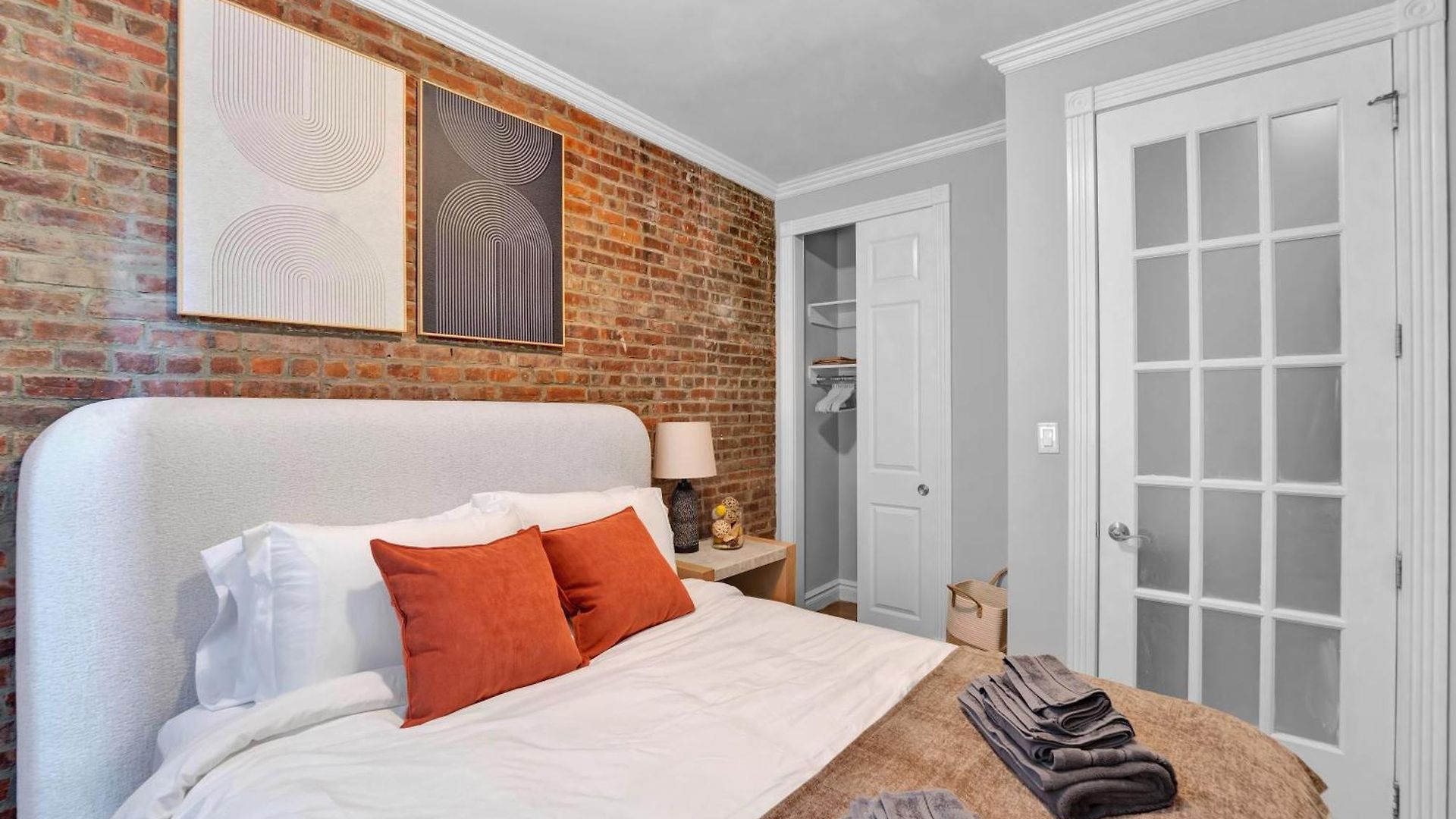 Modern 2br With Private Garden - In Gramercy Park Apartment *
