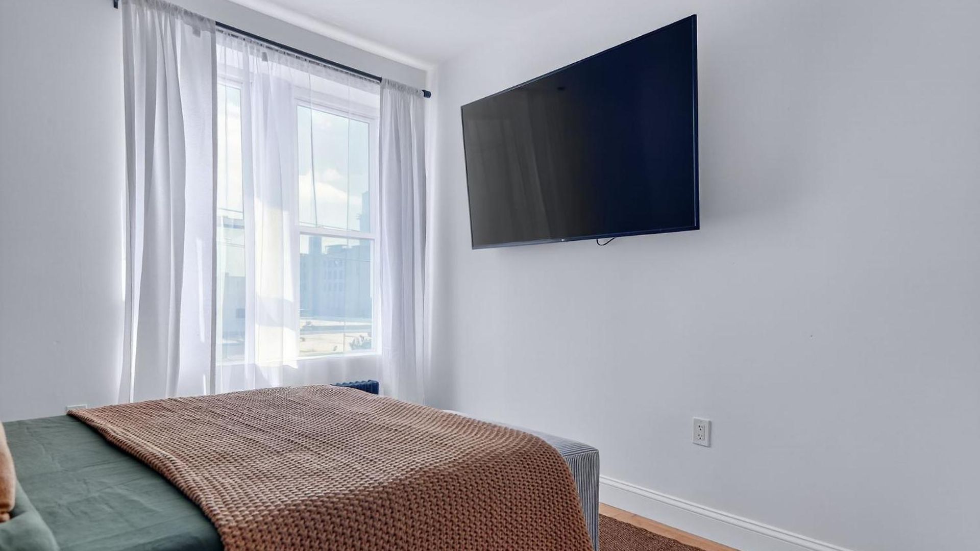 Spacious 3bedroom With Ac Near Mccarren Park Brooklyn * New York