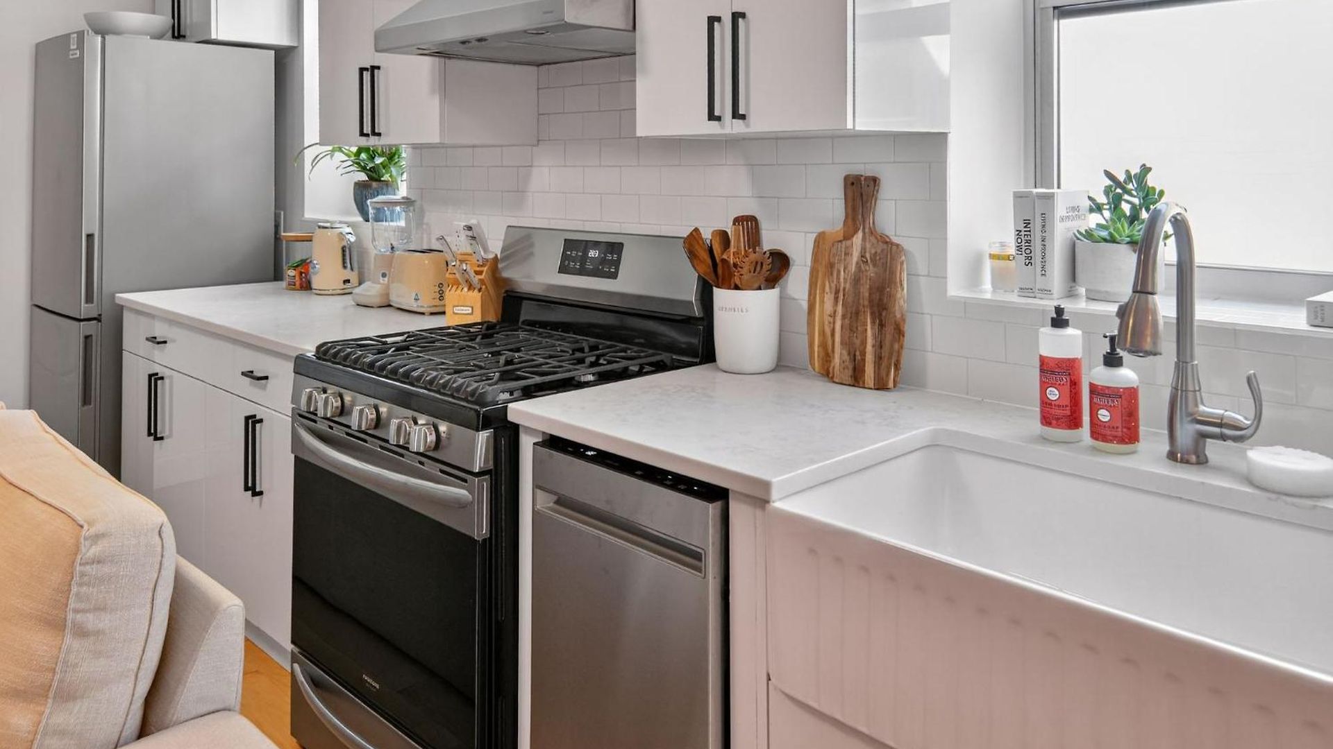 Spacious 3bedroom With Ac Near Mccarren Park Brooklyn *