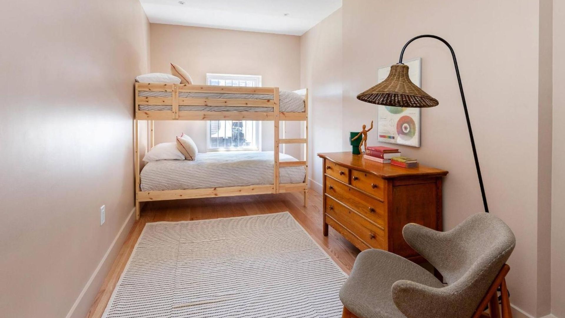 Massive Nyc Brownstone Wpatio Apartment New York