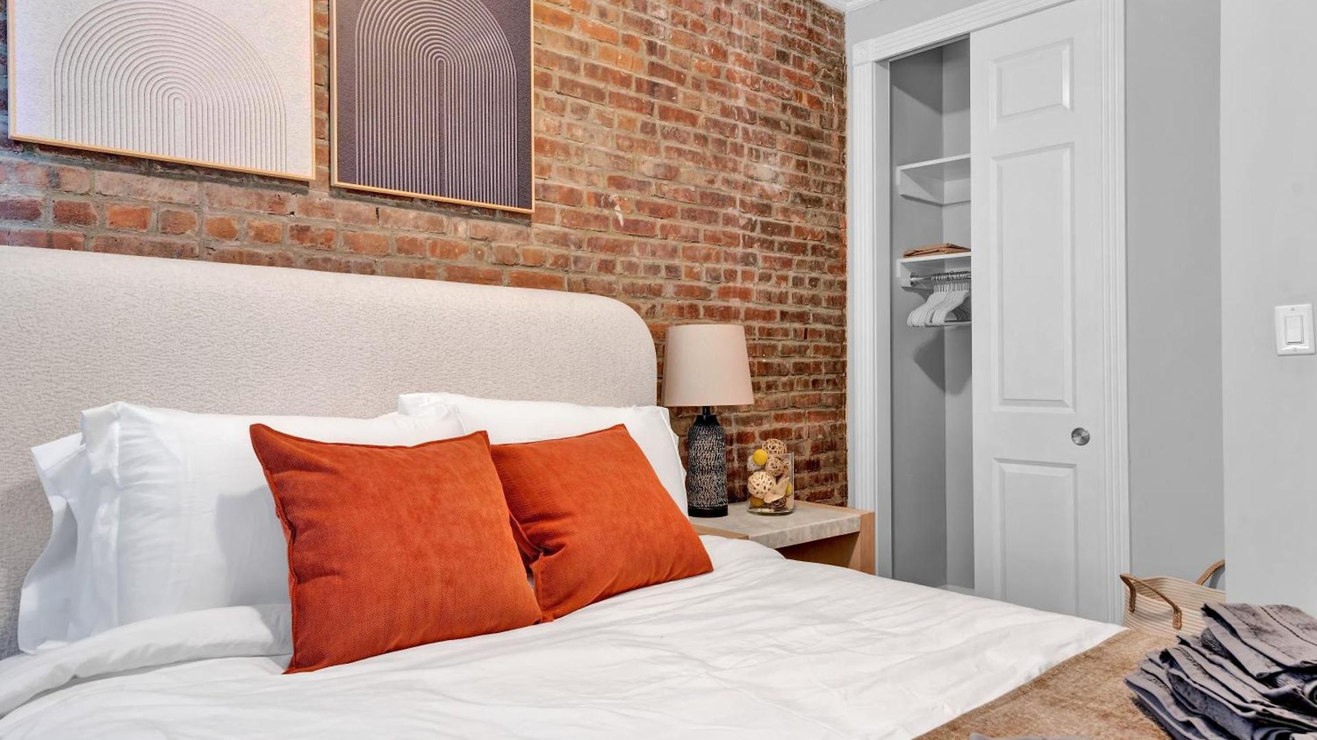 Modern 2br With Private Garden - In Gramercy Park Apartment *