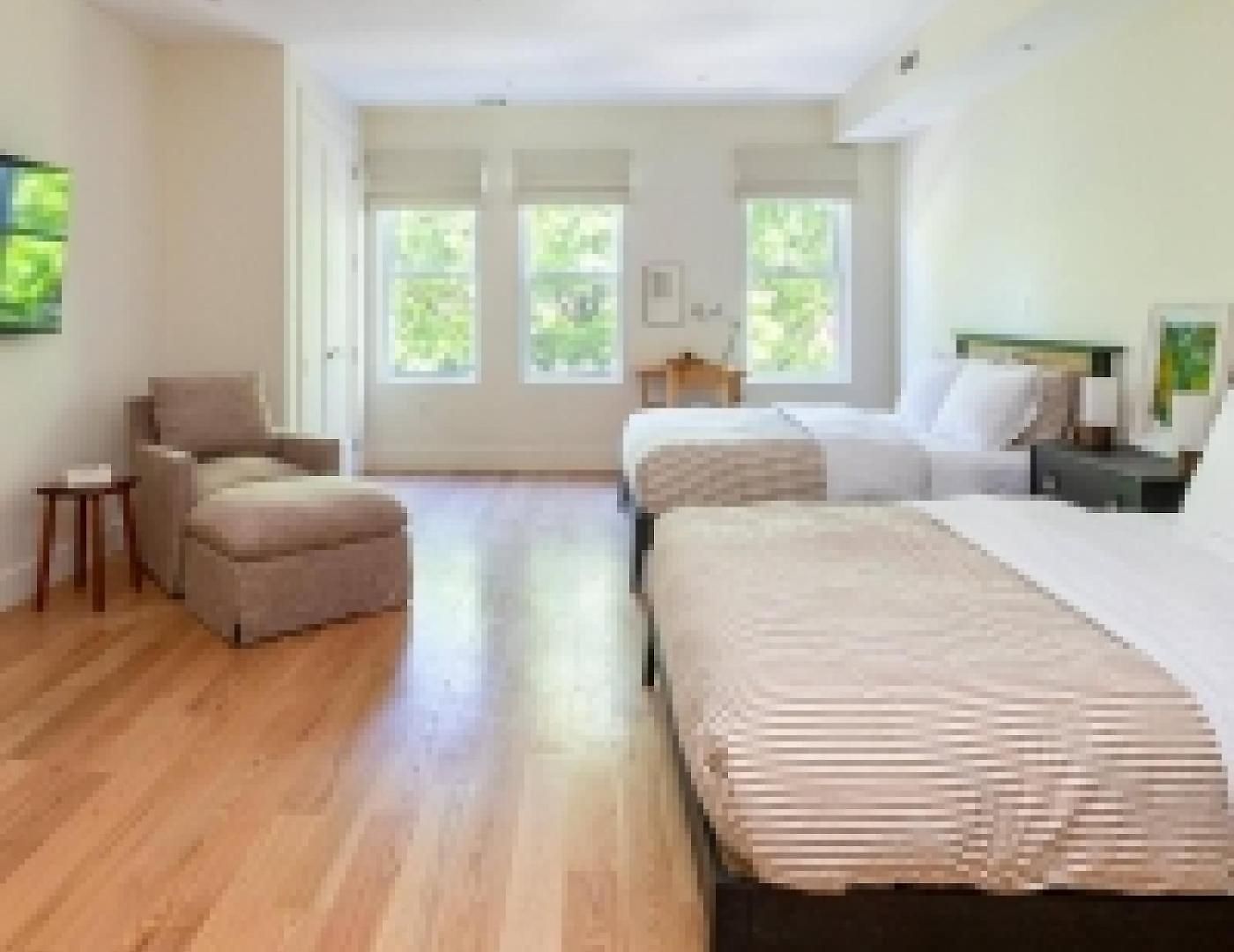 Massive Nyc Brownstone Wpatio Apartment