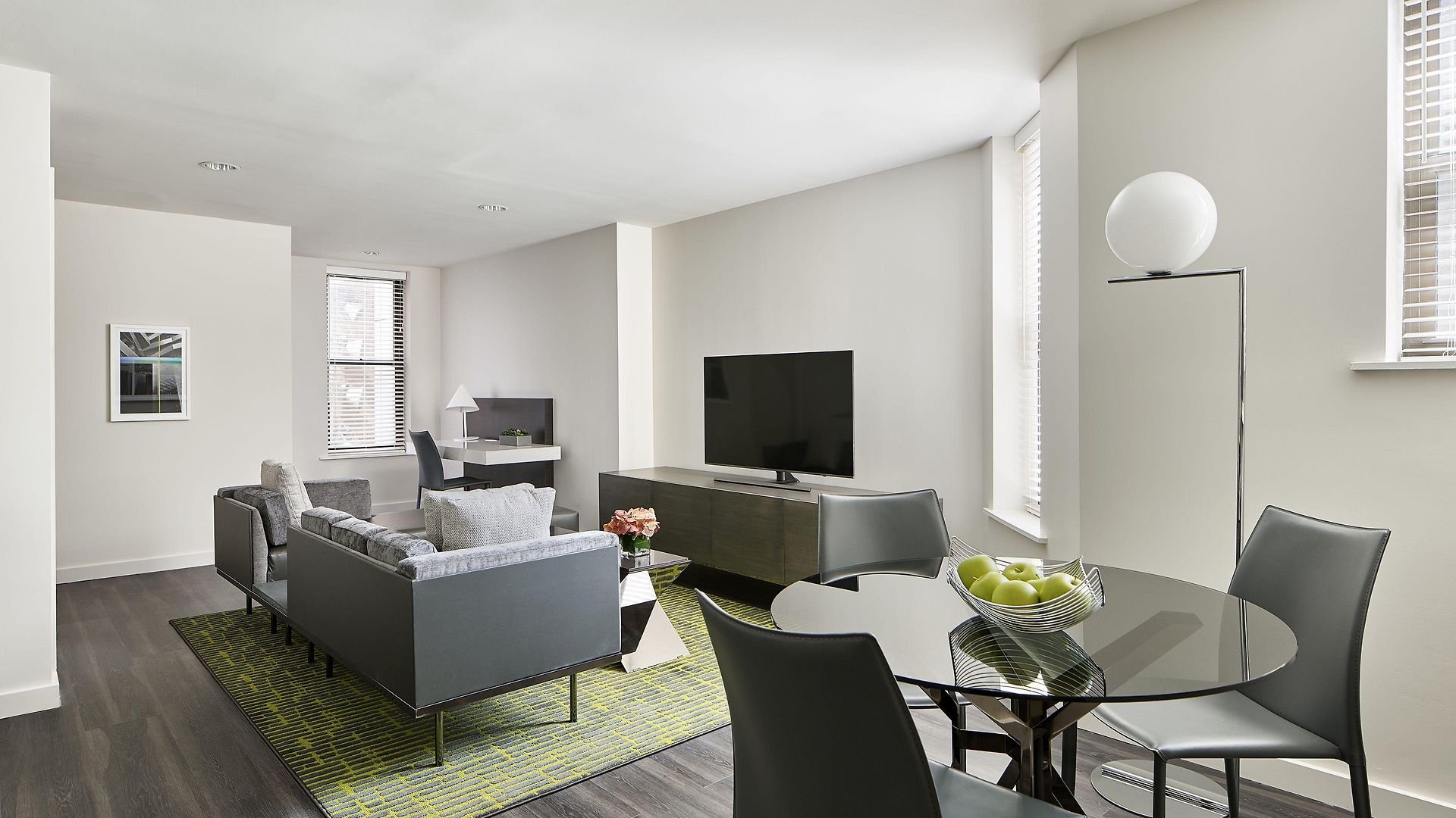 Aparthotel Aka Times Square 4*