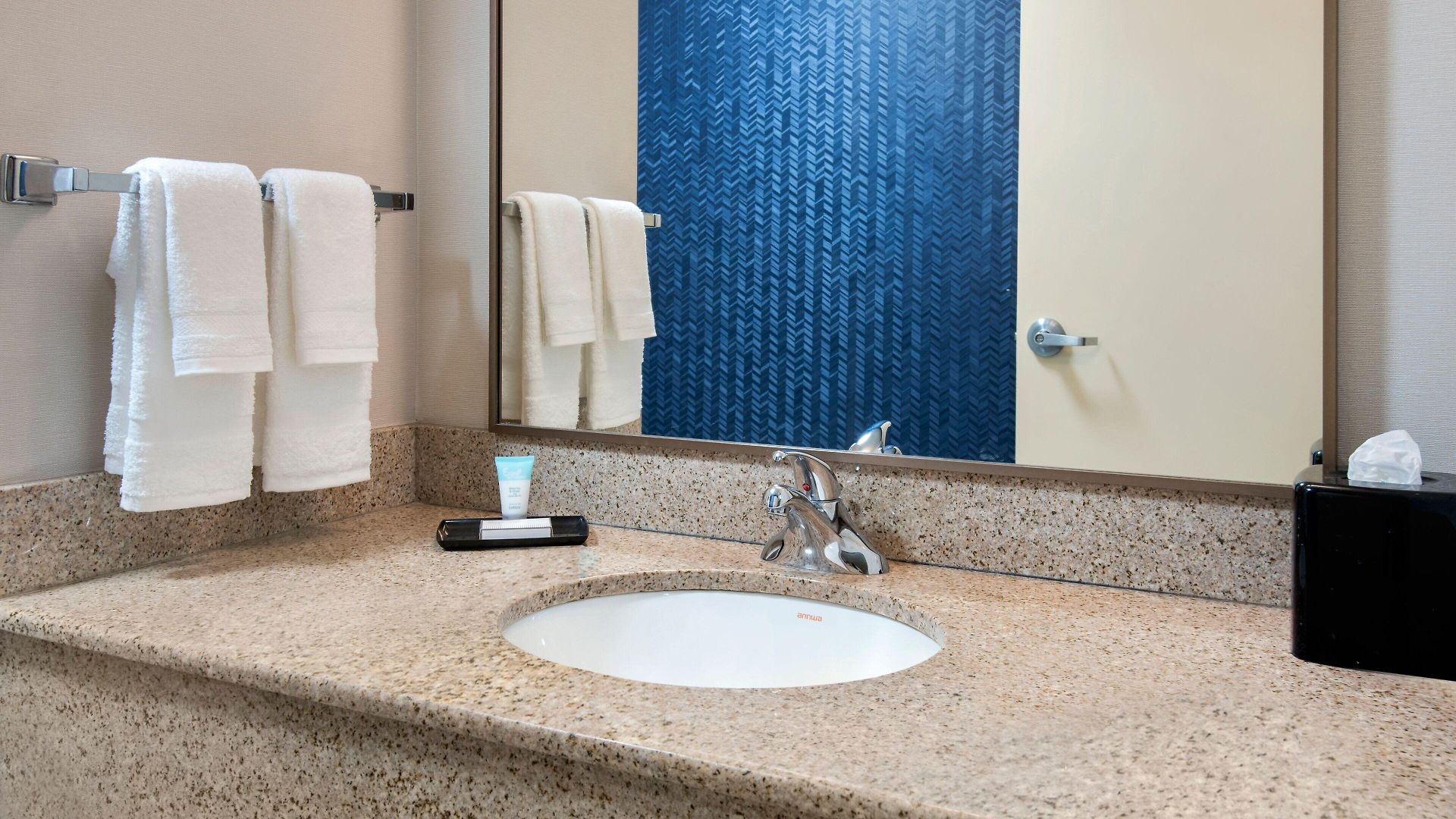 Hotel Fairfield By Marriott Laguardia Airport/flushing 3*