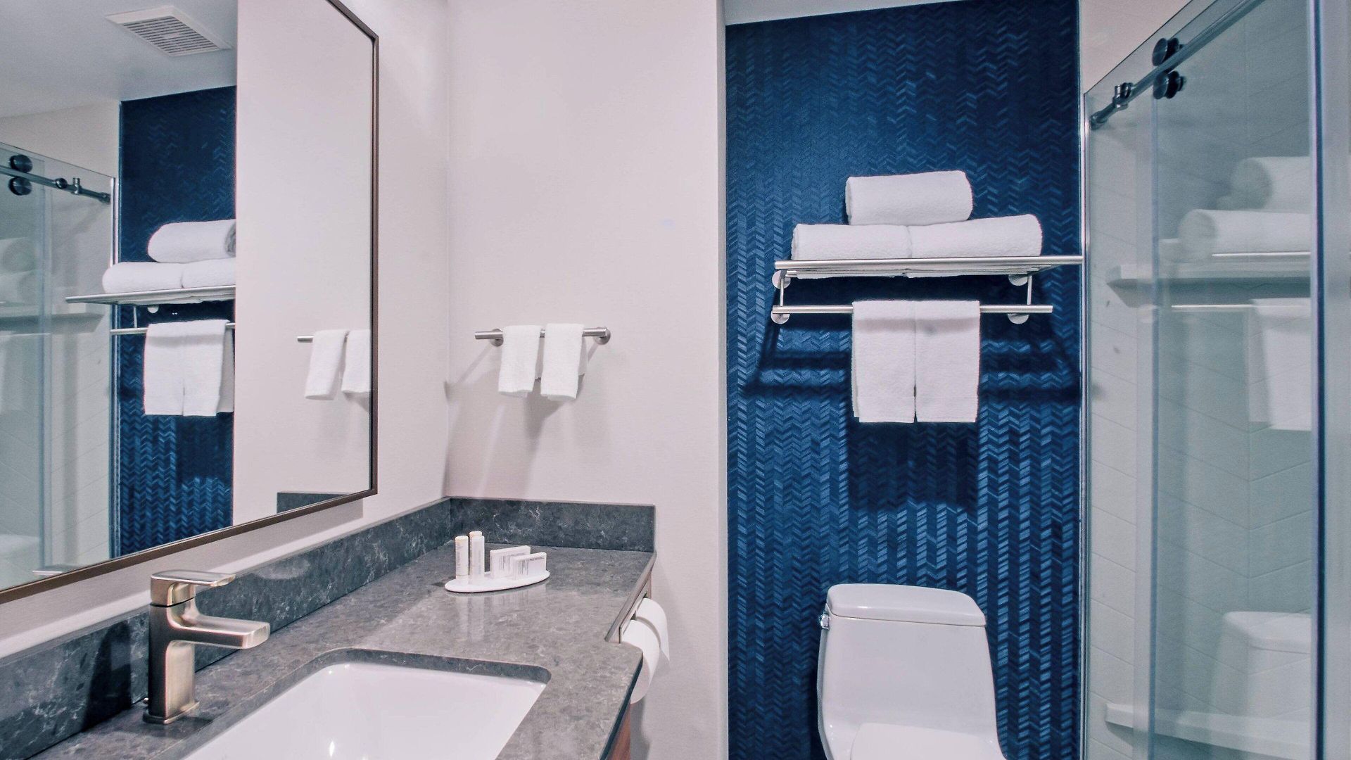 Hotel Fairfield By Marriott Laguardia Airport/astoria New York