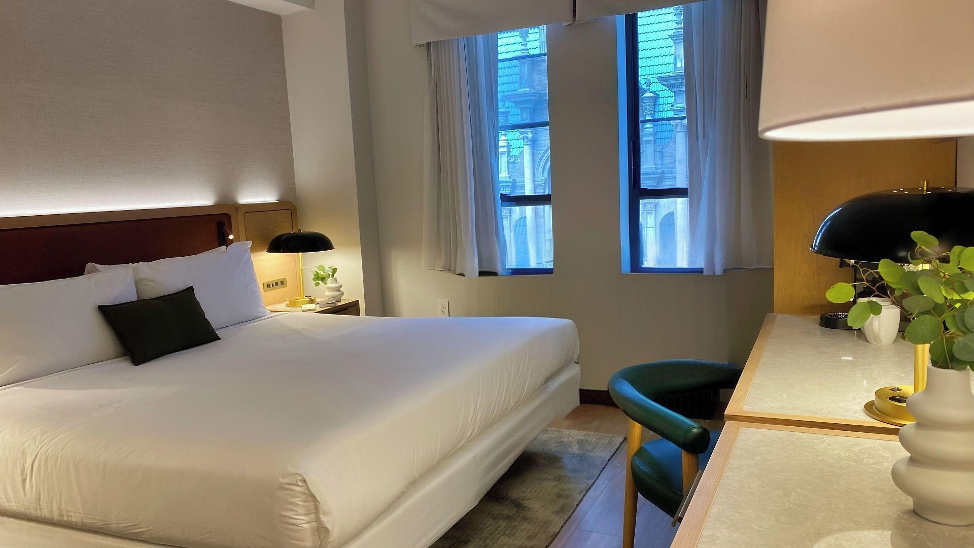 Aura Times Square Hotel 4*