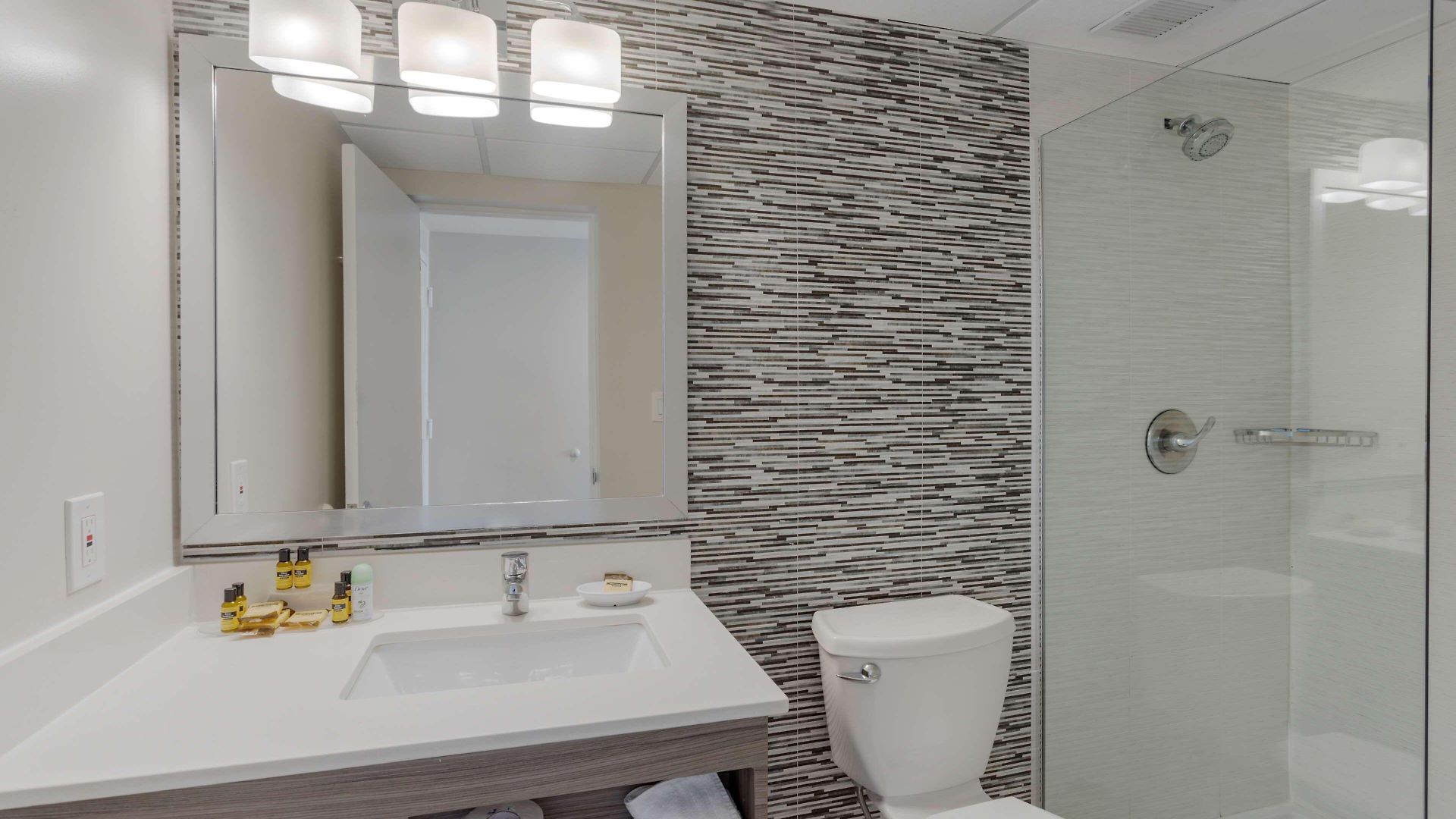 Western Brooklyn Bay 3*