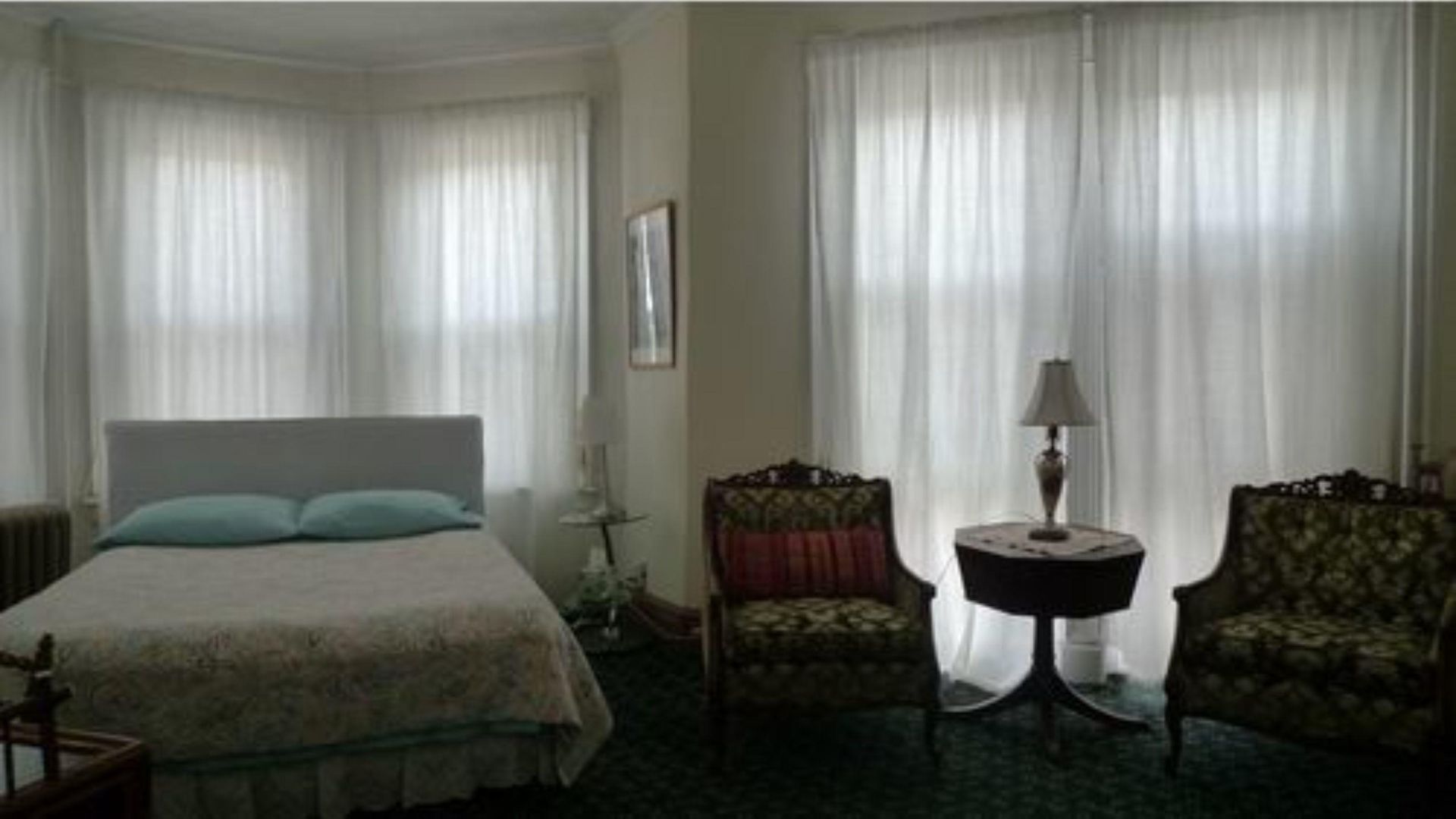 Pl And Gallery Bed & Breakfast
