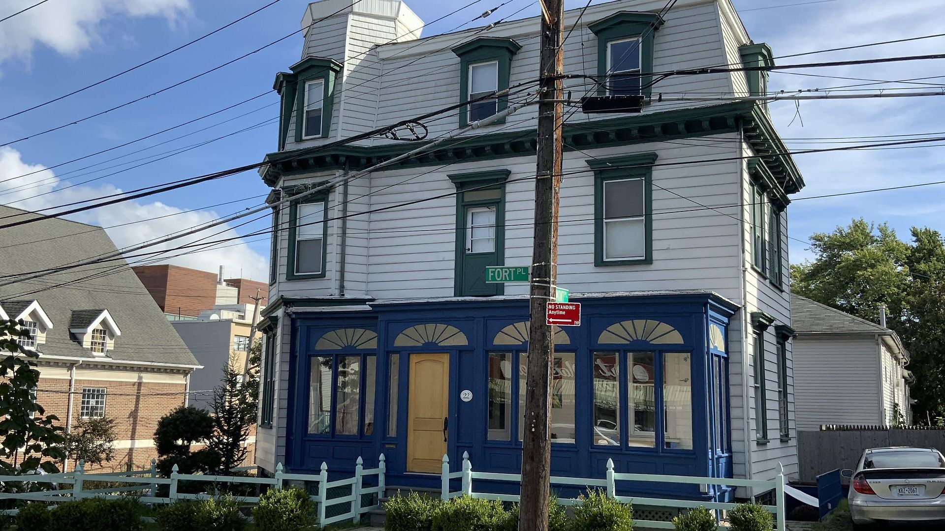Pl And Gallery Bed & Breakfast 4*