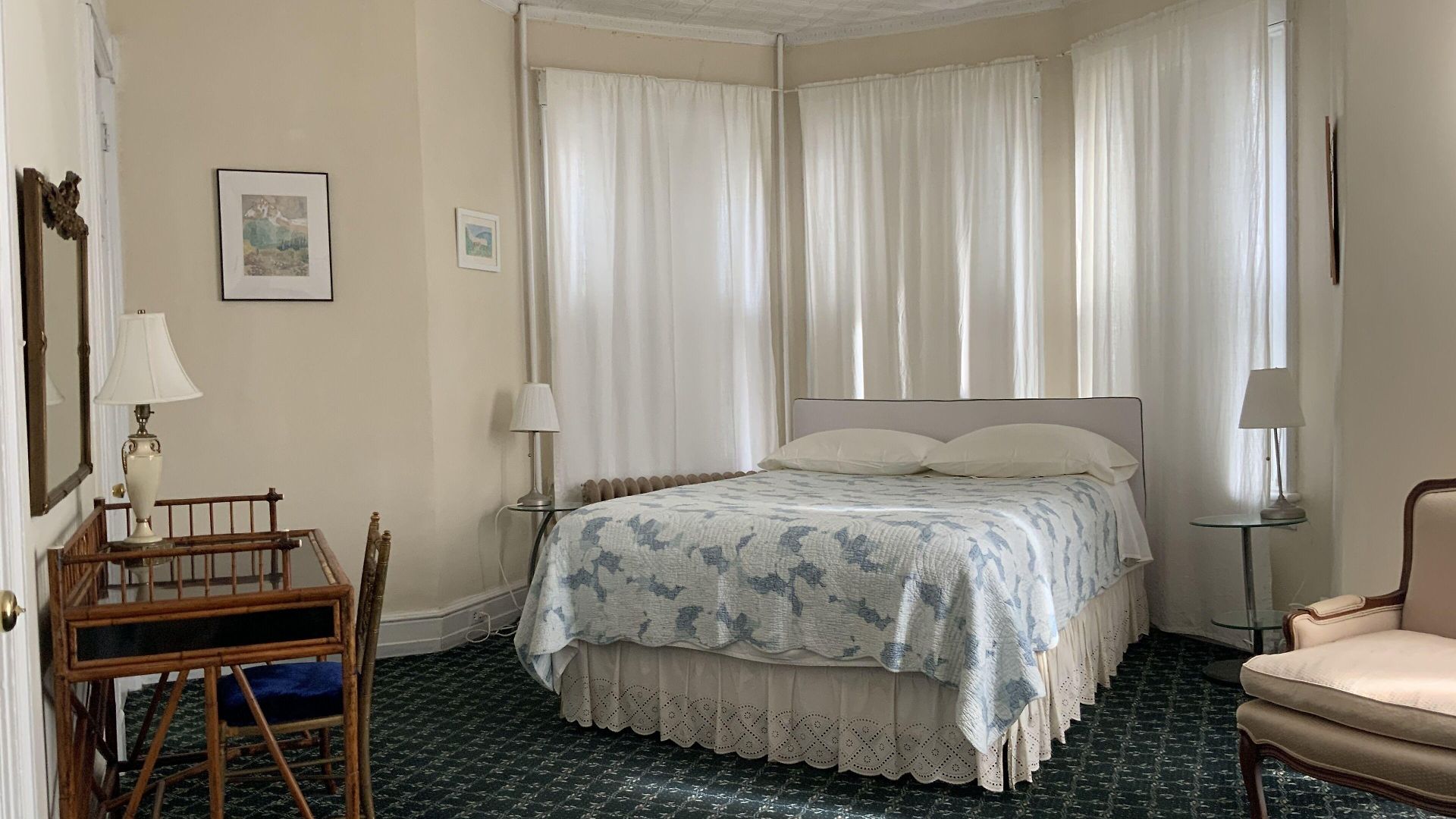 Pl And Gallery Bed & Breakfast