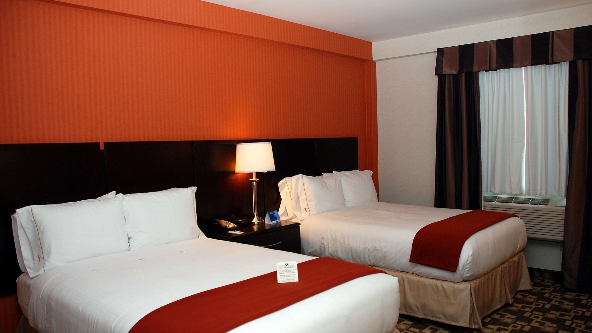 Hotel Express Maspeth By Ihg 2*