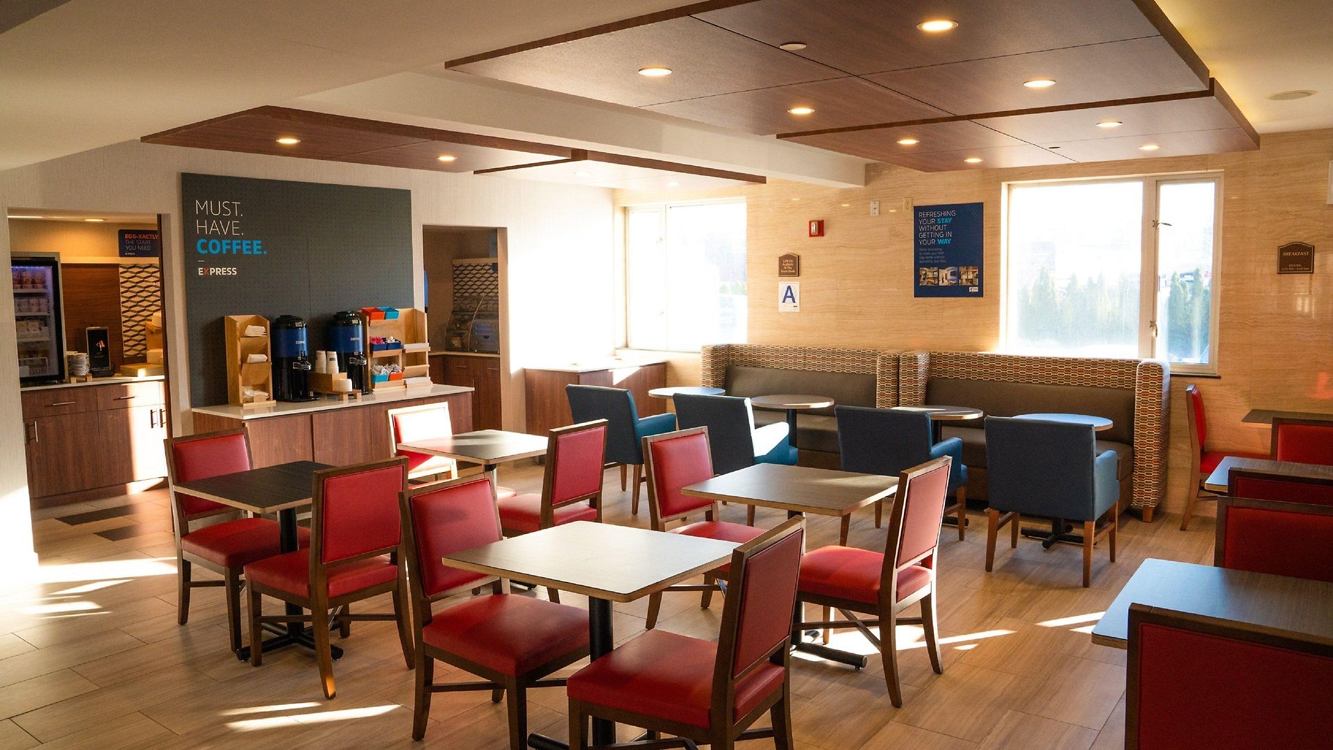 Express Maspeth By Ihg Hotel 2*