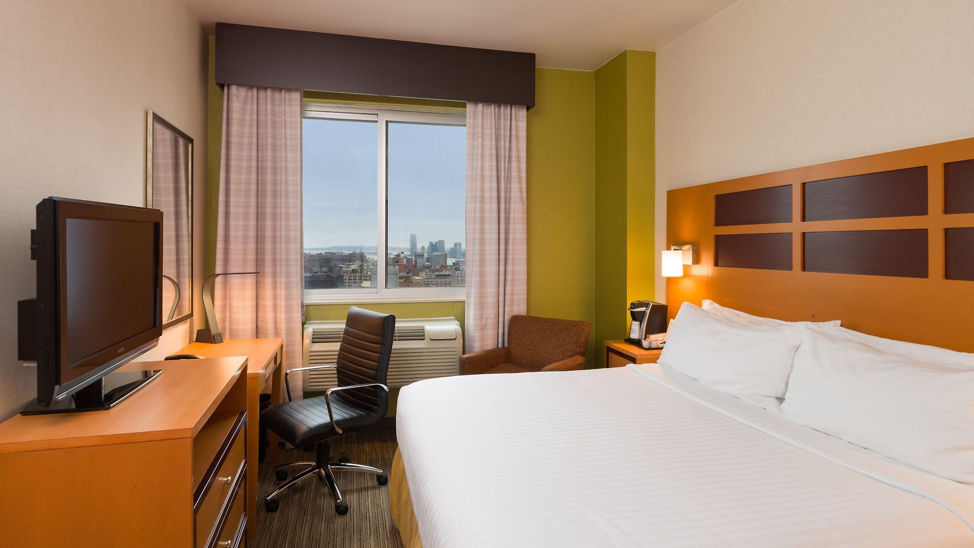 Hotel Express - Times Square By Ihg 3*