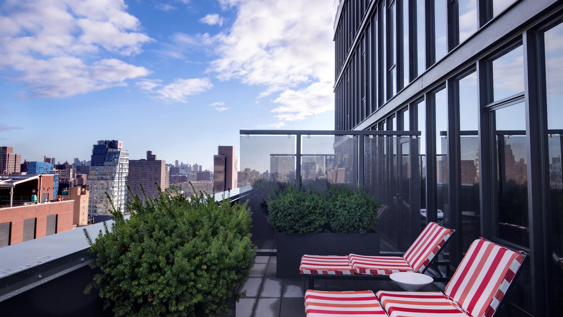 Sixty Les Hotel 4*