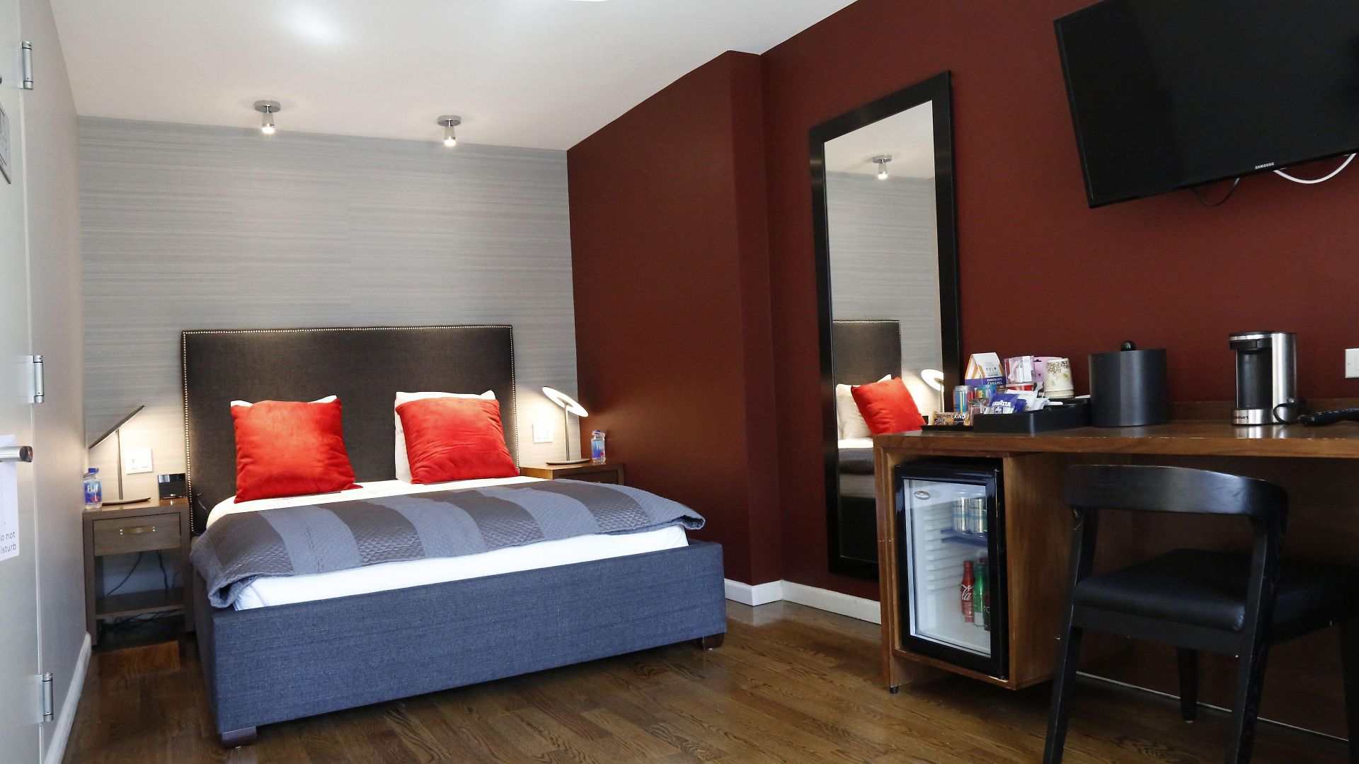 Hotel 32 32