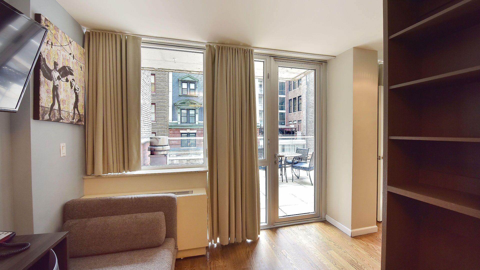 Hotel 32 32