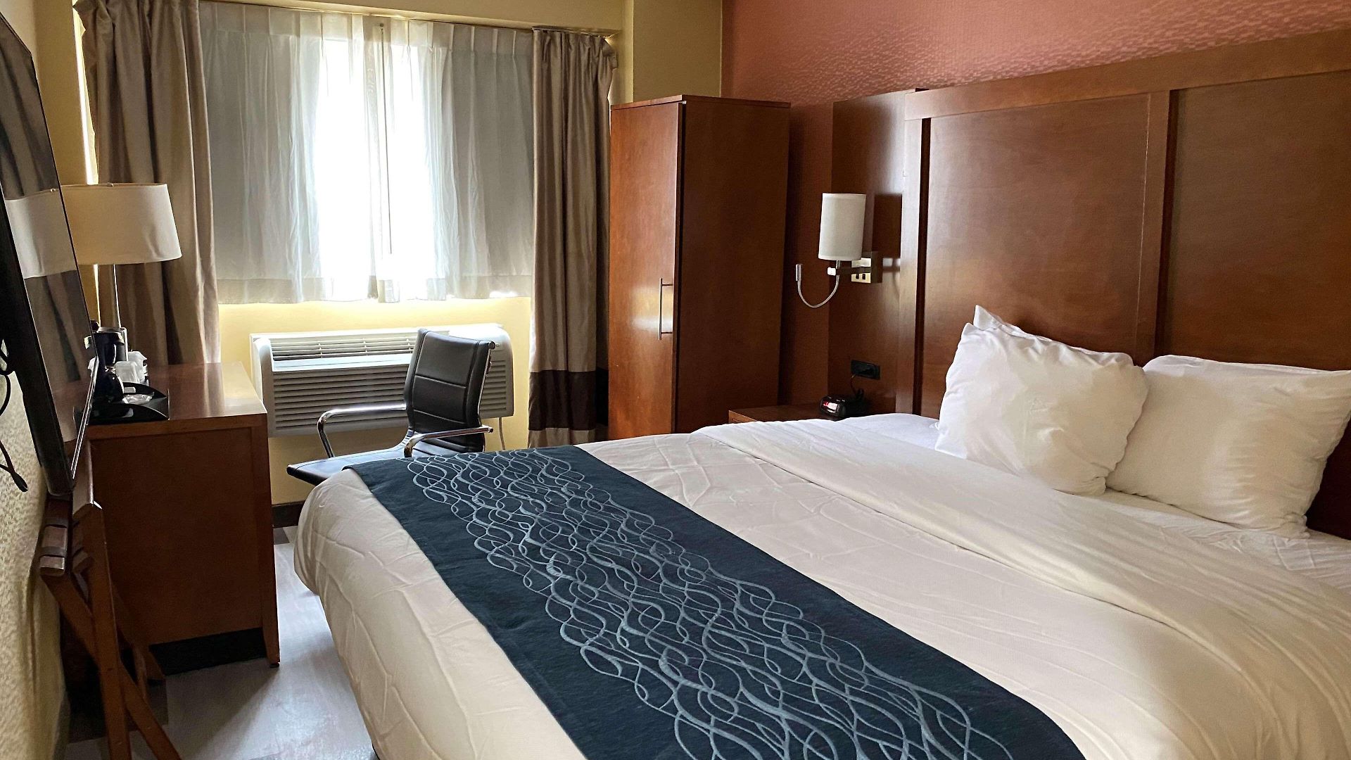 Ramada By Wyndham Times Square West 3*