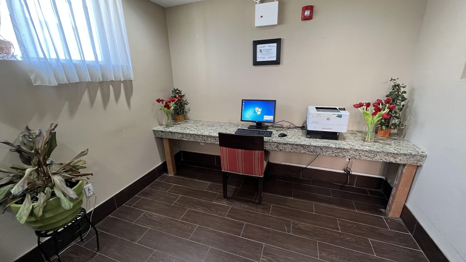 Travelodge By Wyndham Queens Hotel 3*