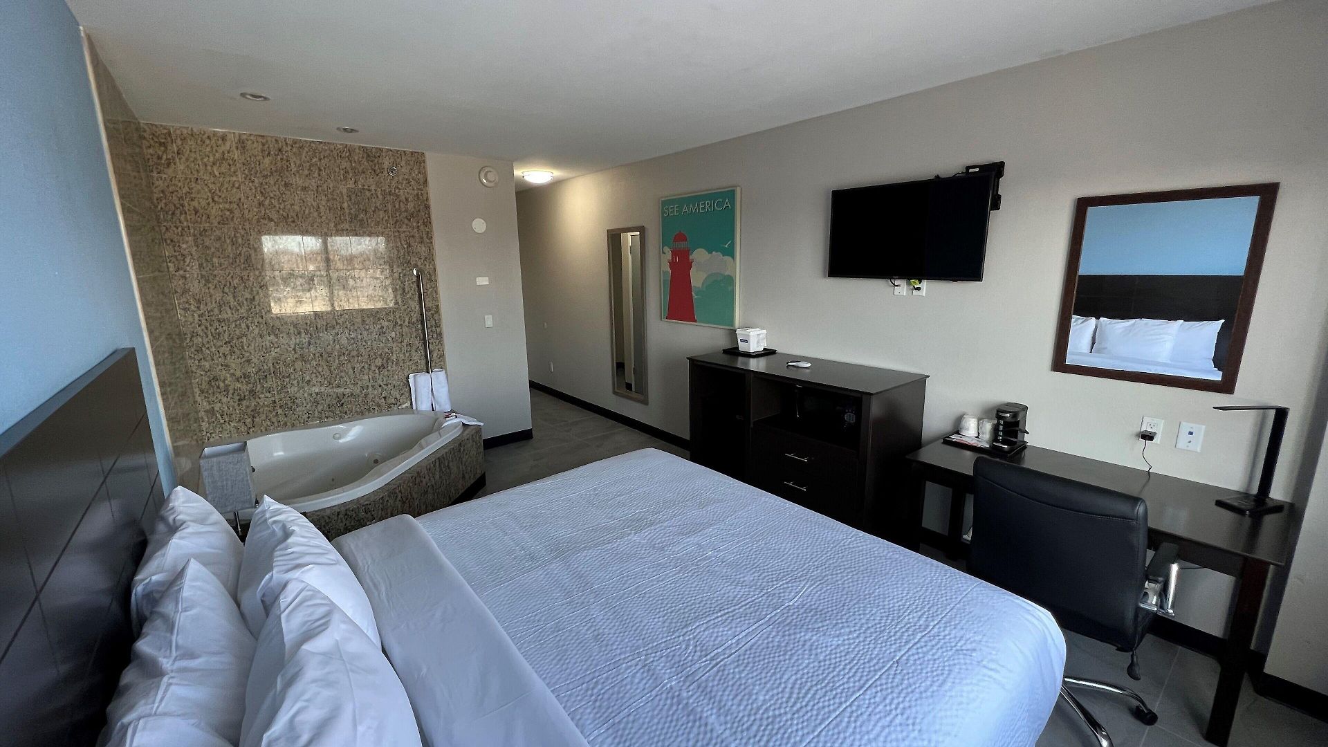 Travelodge By Wyndham Queens Hotel 3*