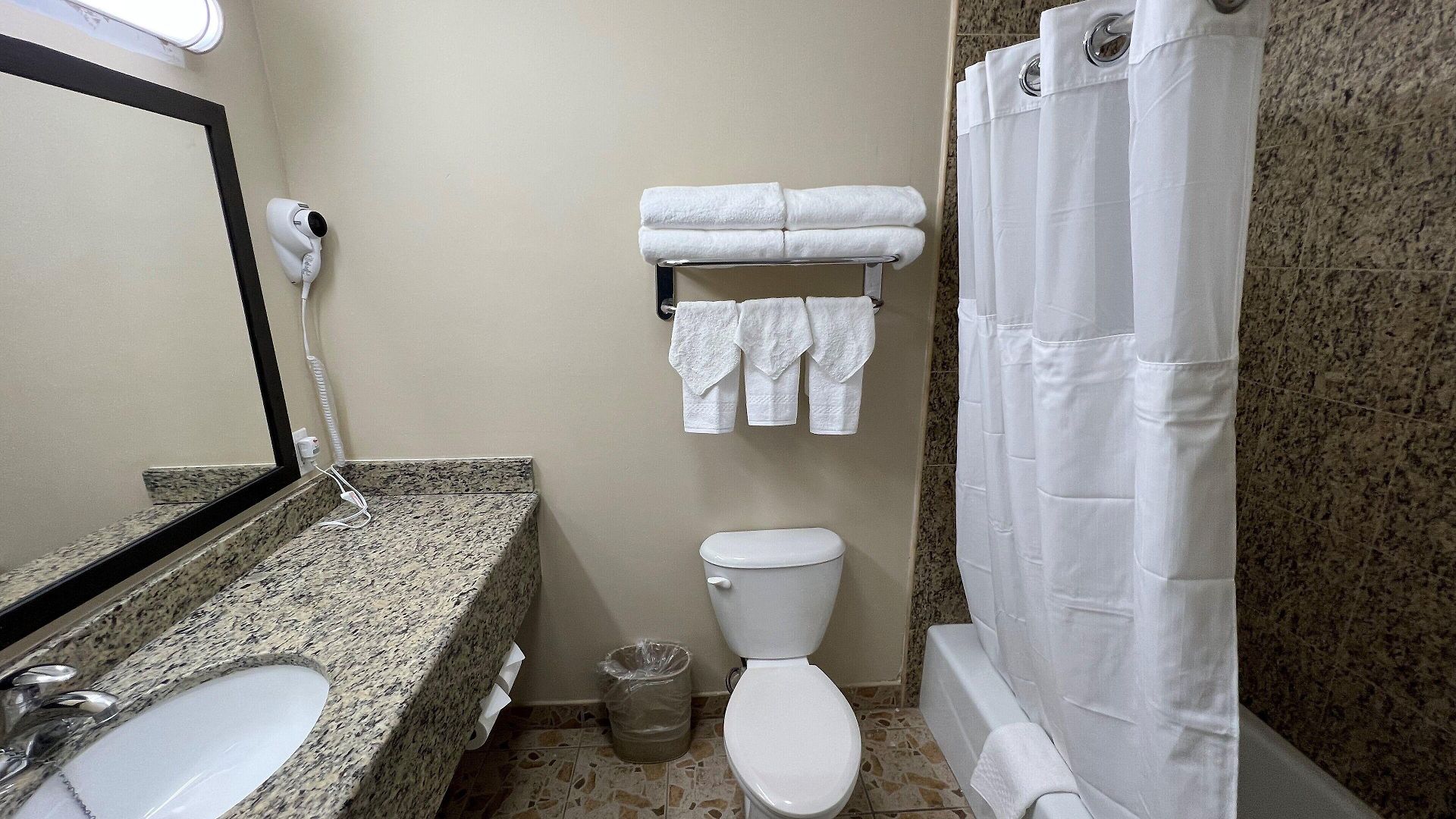 Hotel Travelodge By Wyndham Queens