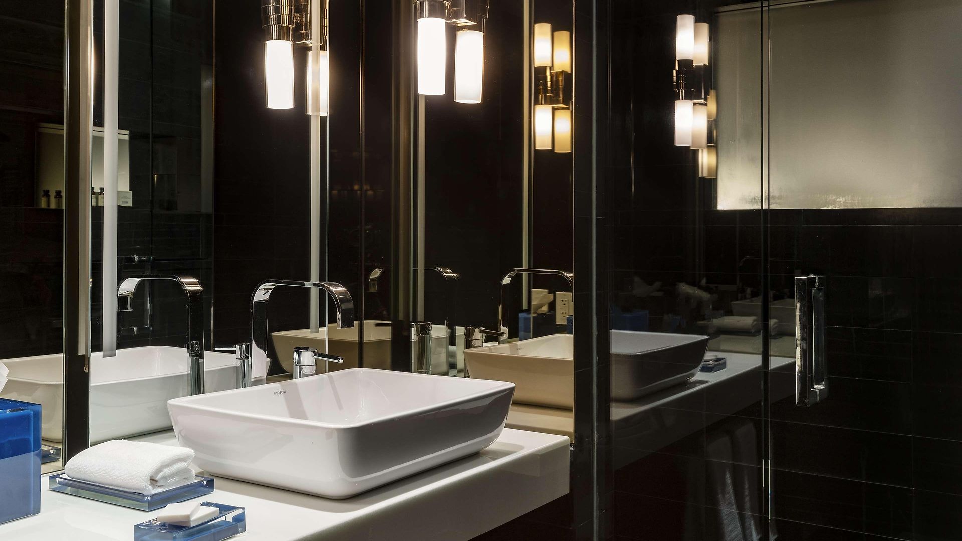 Hyatt Centric Street 4*