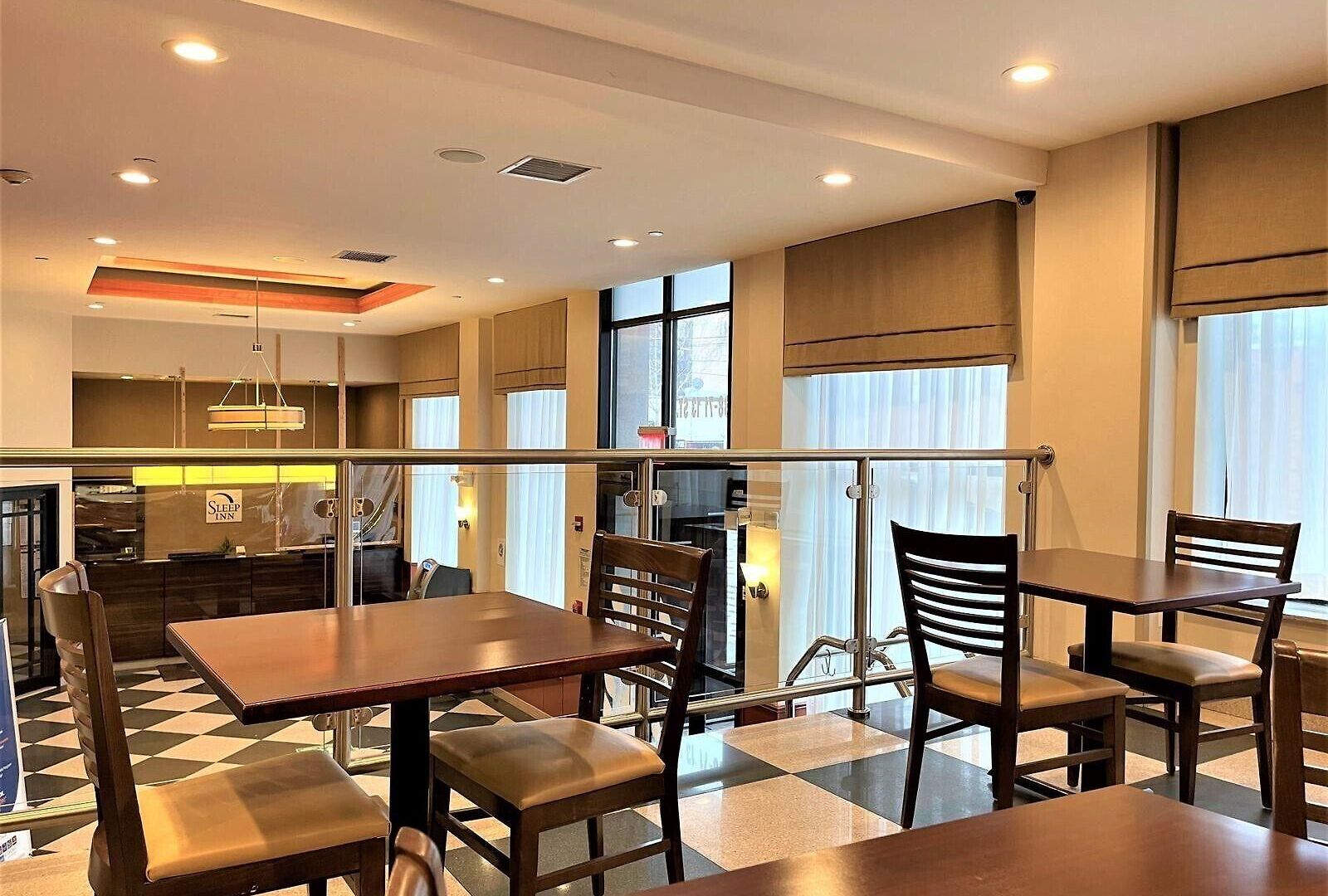 Sleep Long Island - Manhattan View 3*