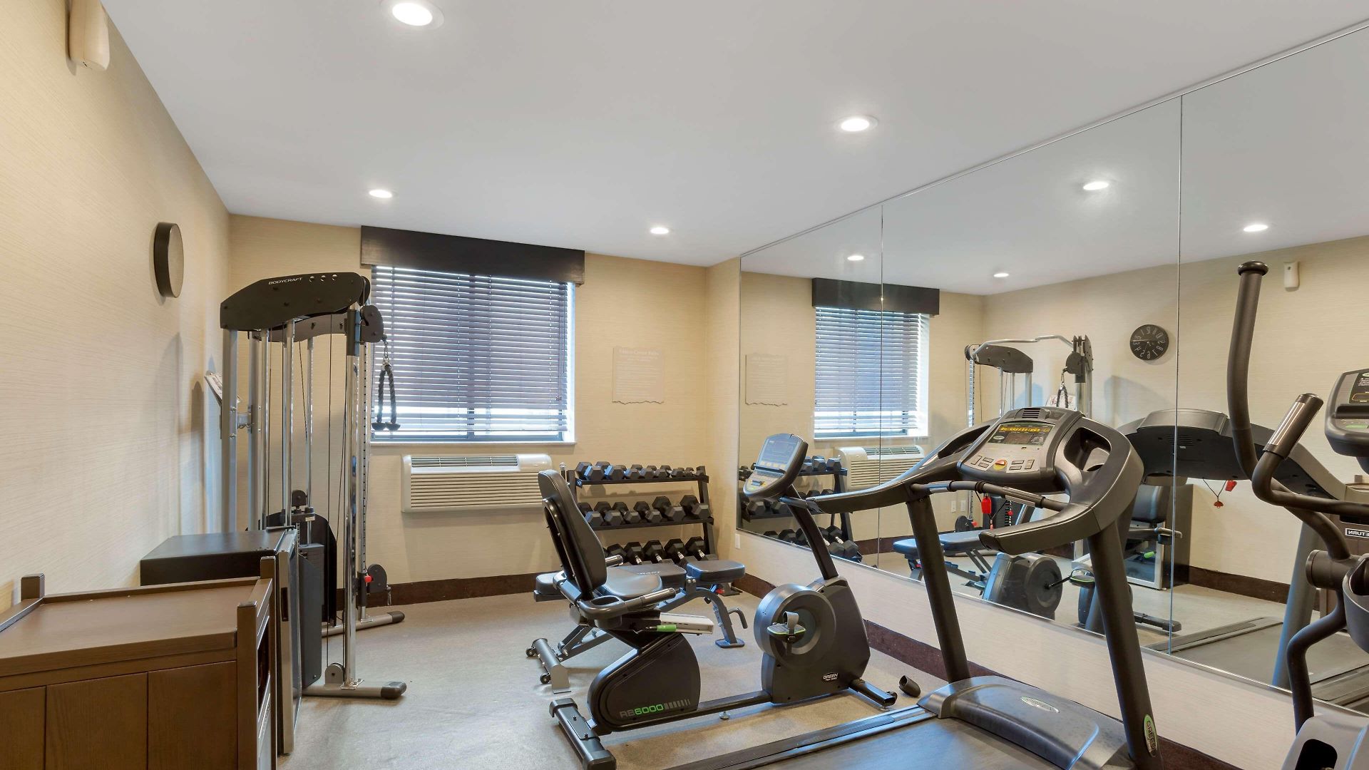 Western Plaza Hotel 3*