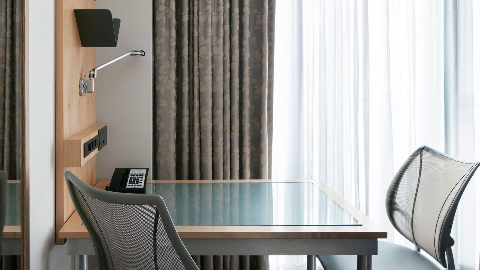 Hotel World Center 4*