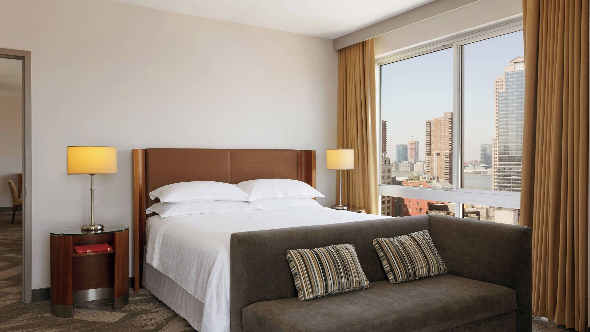 Sheraton Tribeca 4*