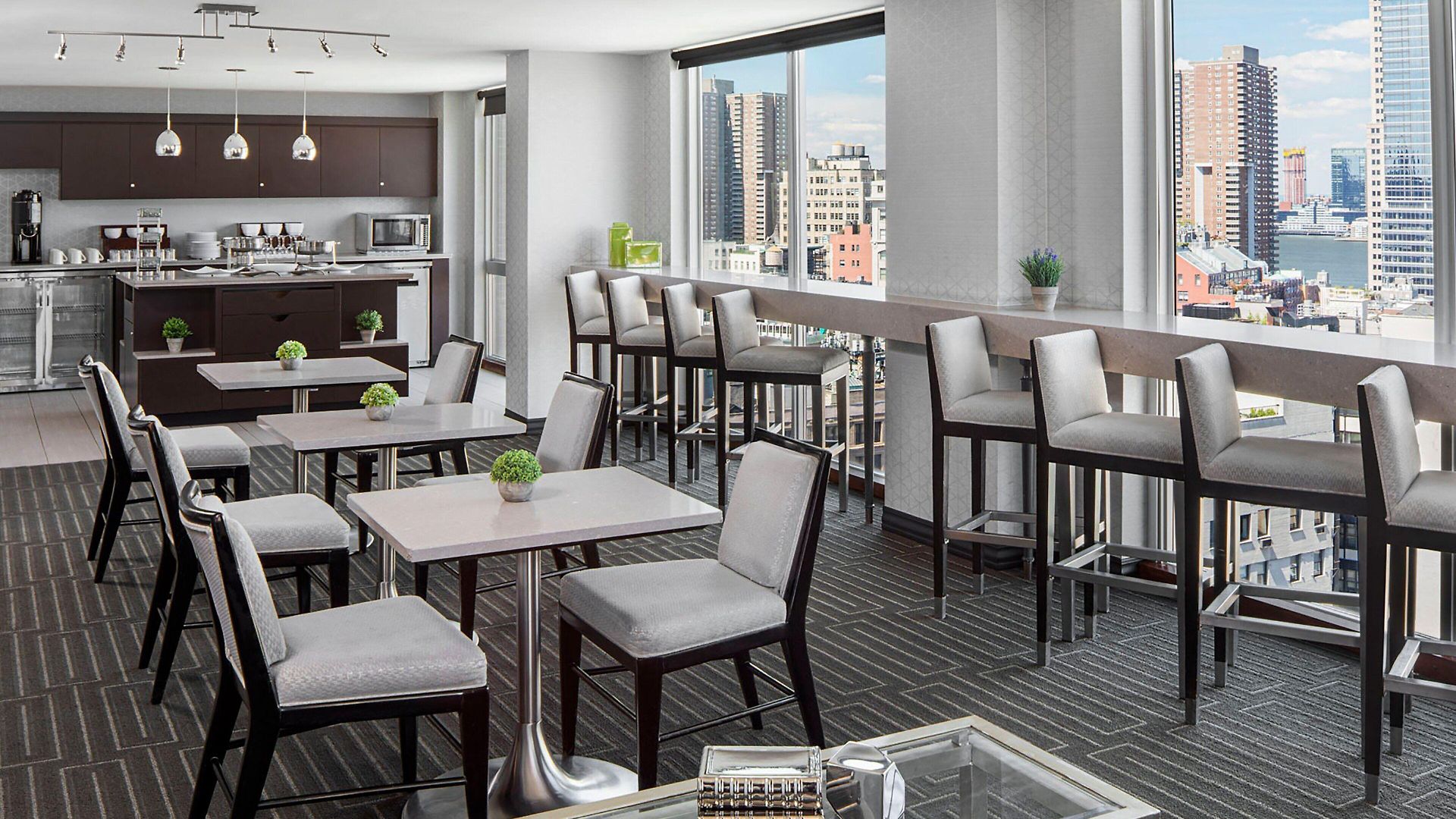 Sheraton Tribeca 4*