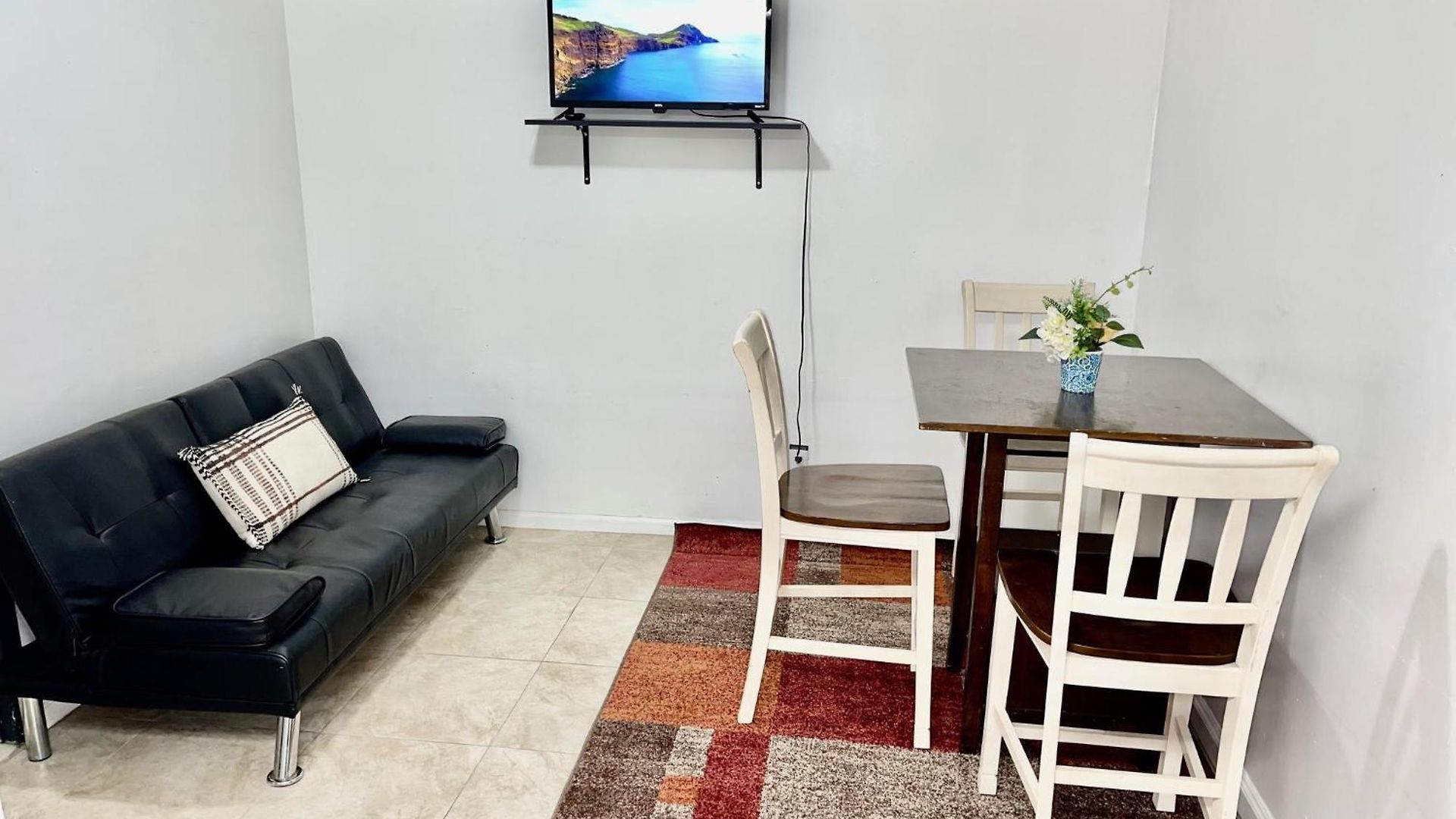 2 Bedroom In Lic, Private With Backyard !