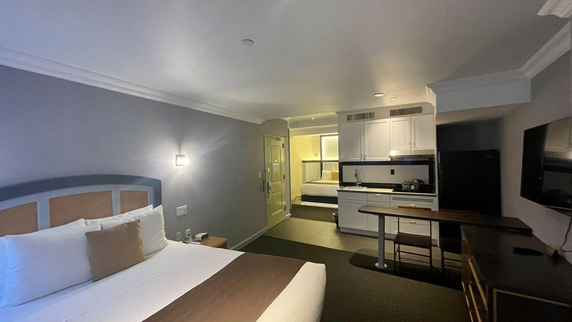 Mulberry Hotel 3*