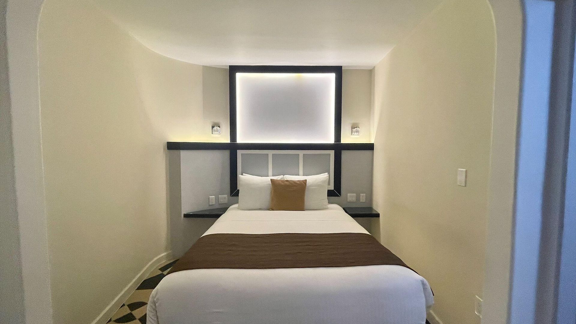 Mulberry Hotel 3*