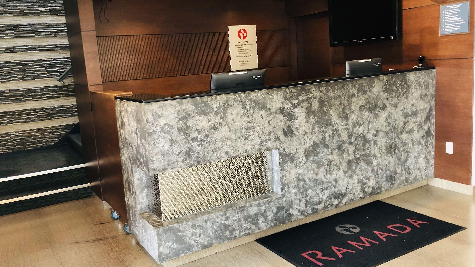 Hotel Ramada By Wyndham Staten Island New York