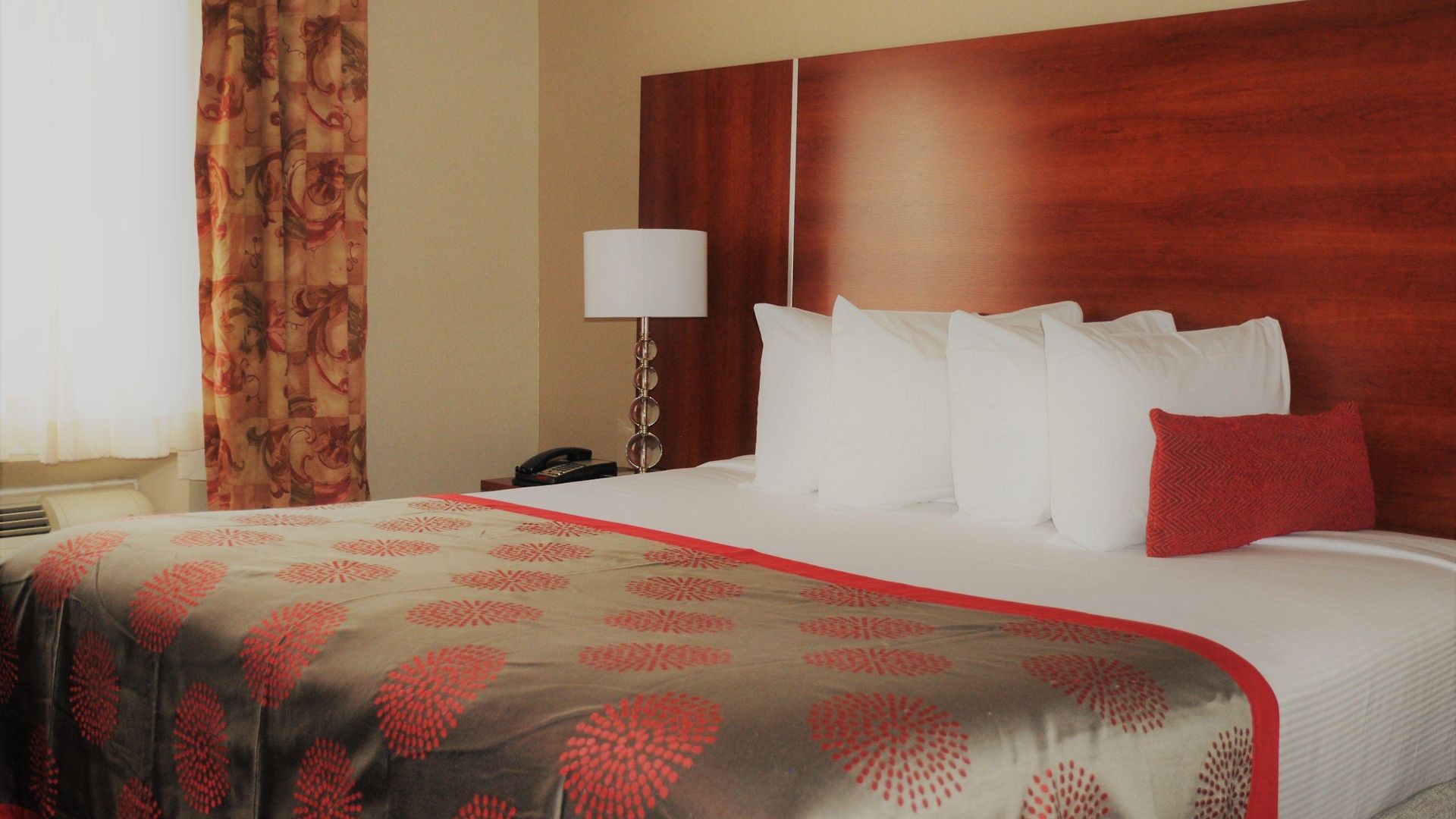 Hotel Ramada By Wyndham Staten Island 3*