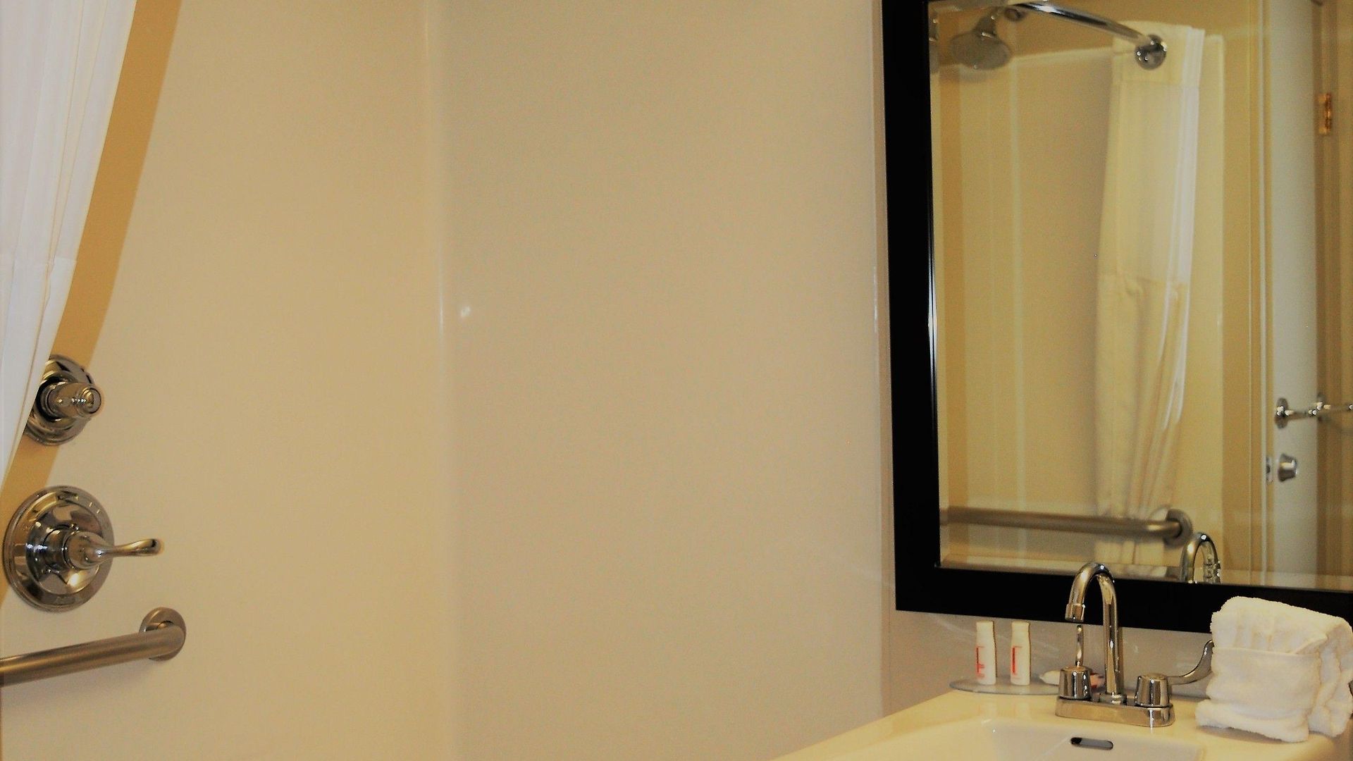Ramada By Wyndham Staten Island New York