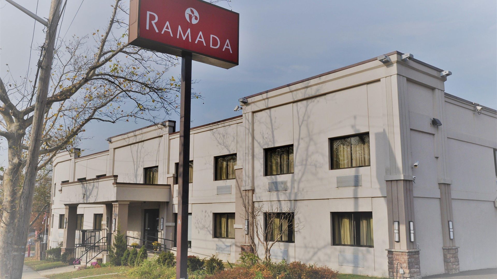 Ramada By Wyndham Staten Island Hotel 3*
