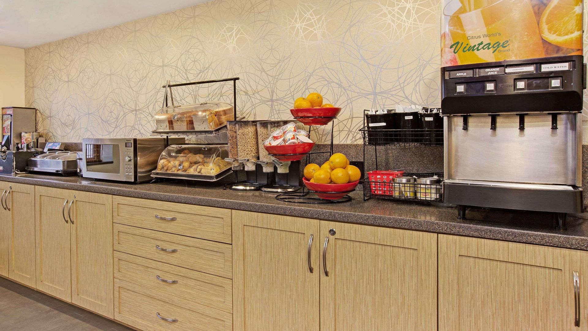 Hotel Ramada By Wyndham Staten Island New York
