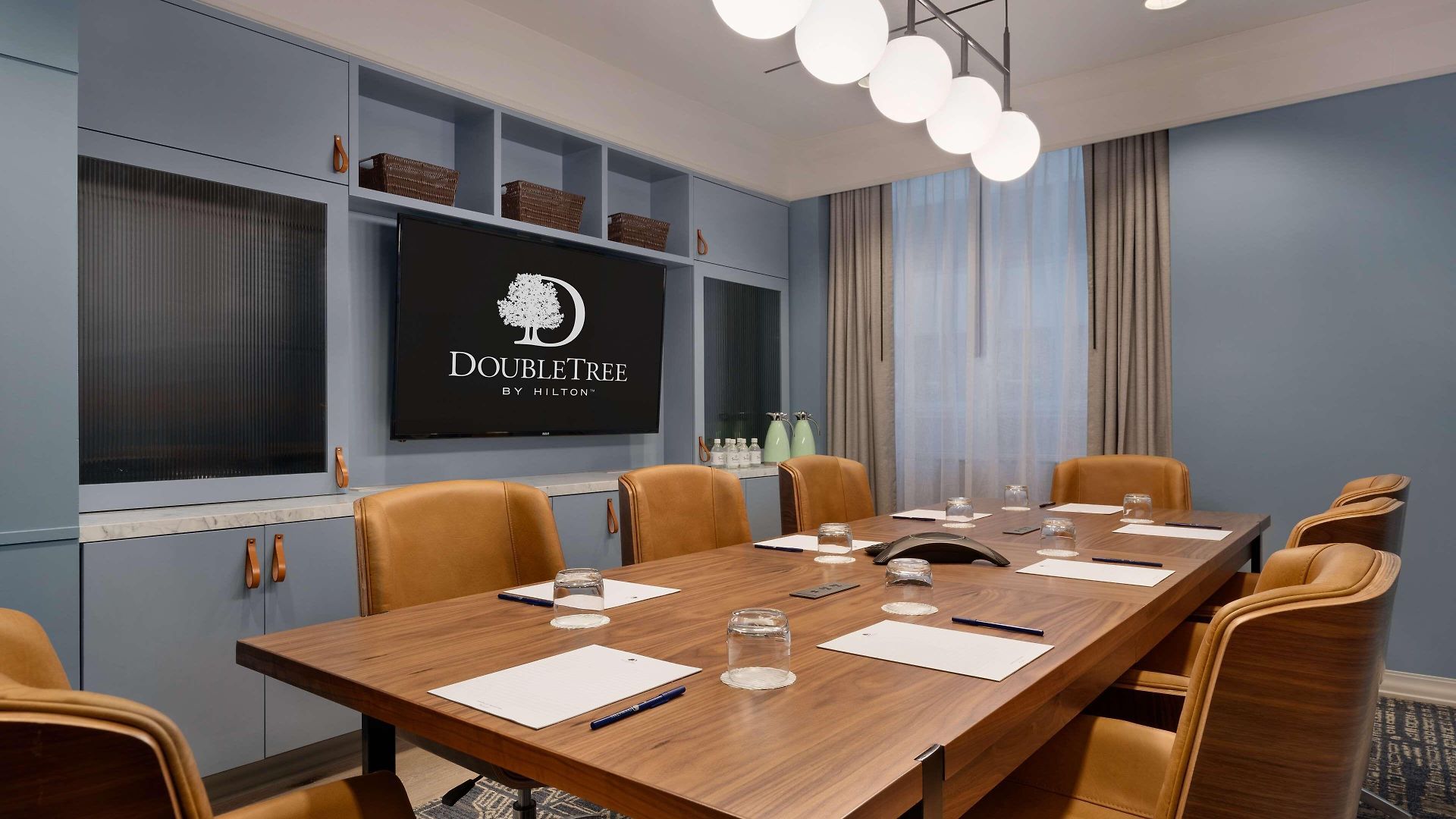 Doubletree By Hilton Downtown Hotel 4*