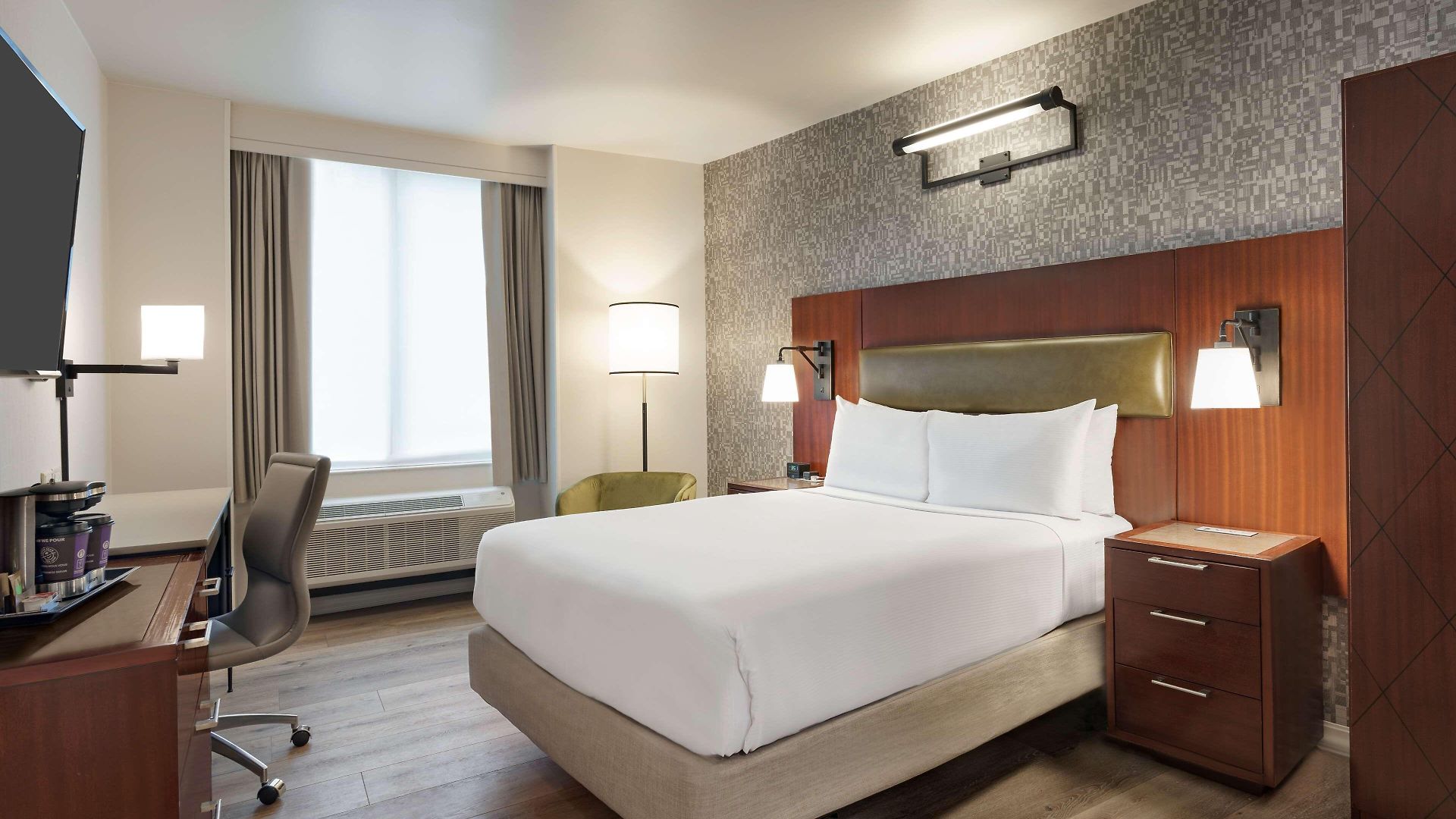 Doubletree By Hilton Downtown 4*