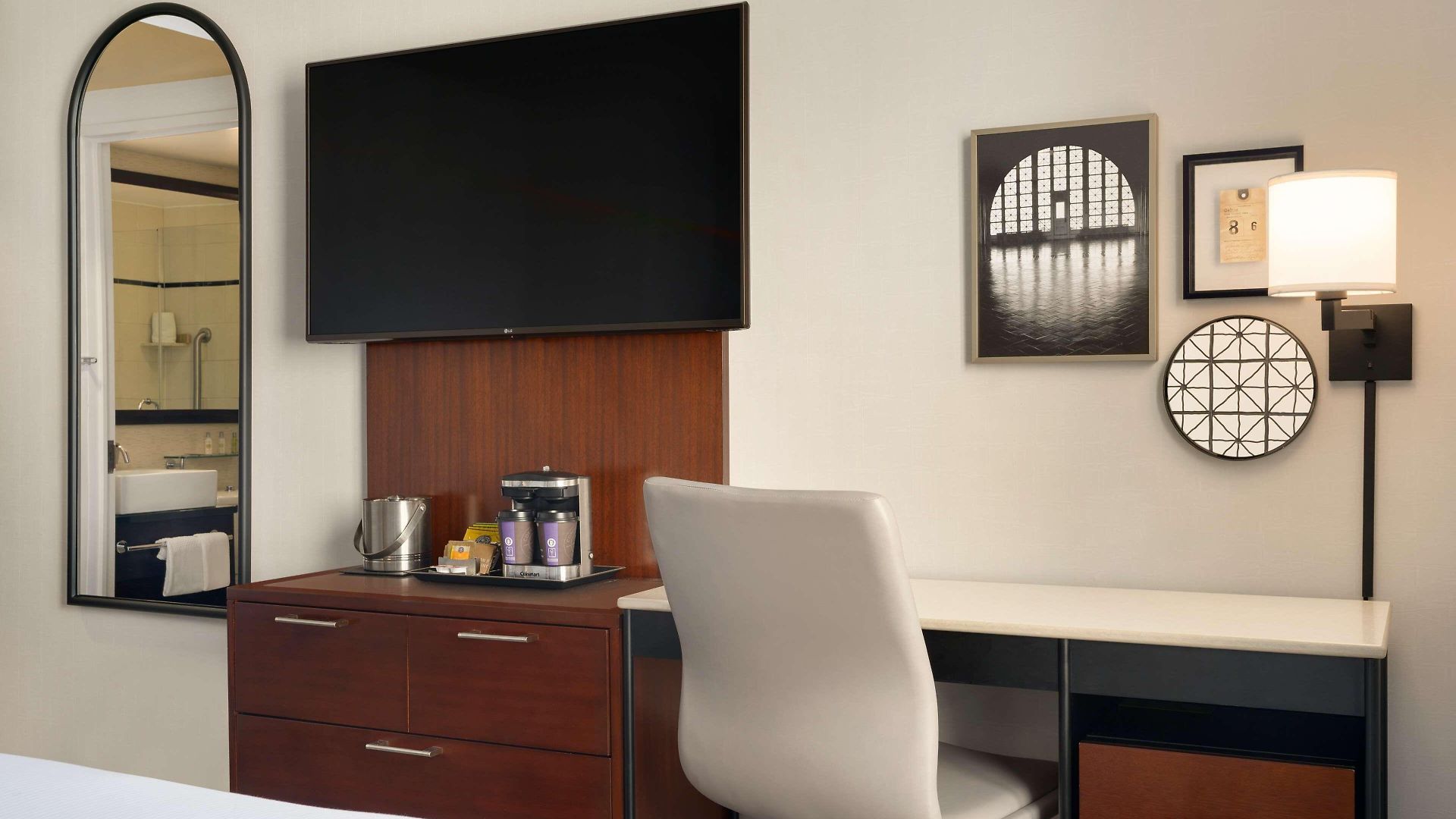Doubletree By Hilton Downtown Hotel 4*