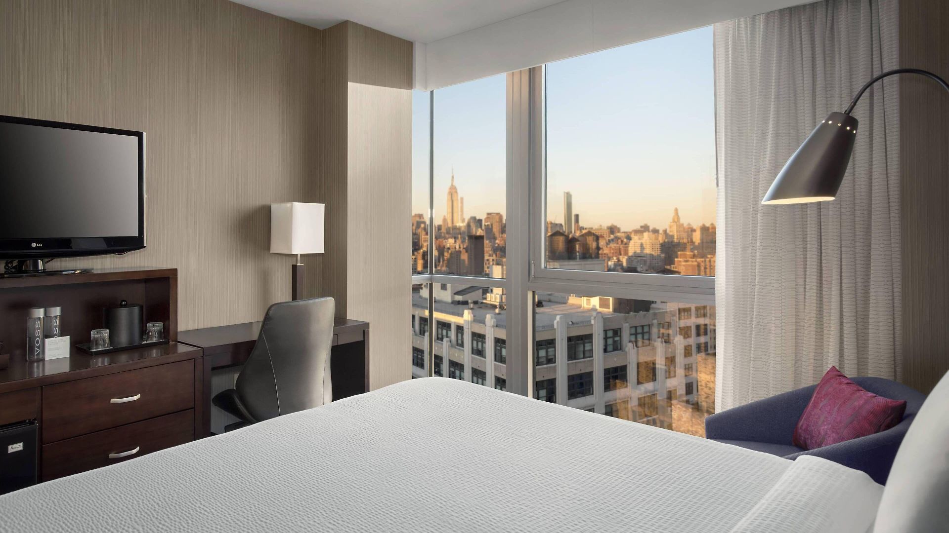 Courtyard By Marriott Manhattan / Soho