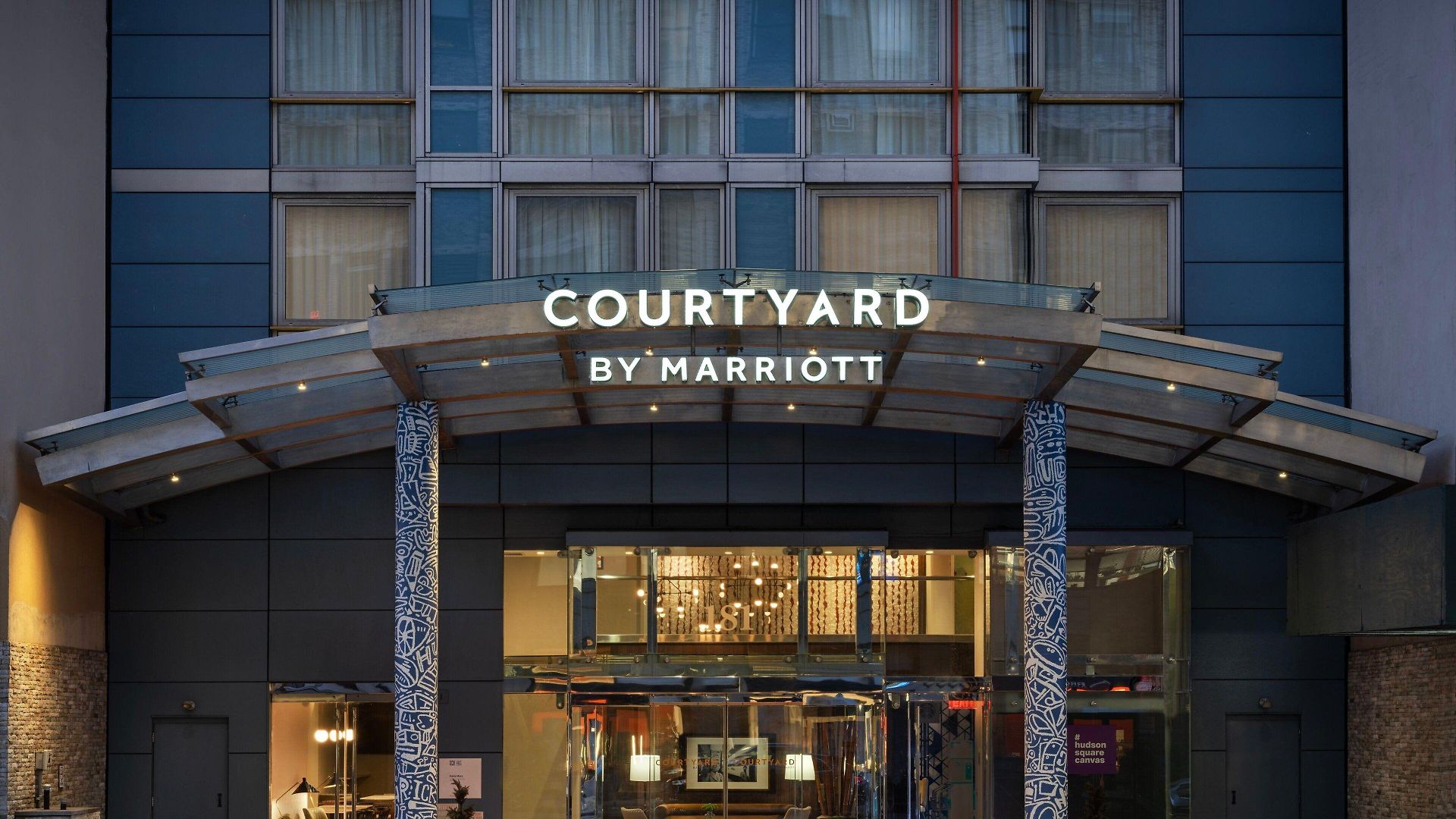 Courtyard By Marriott Manhattan / Soho Hotel