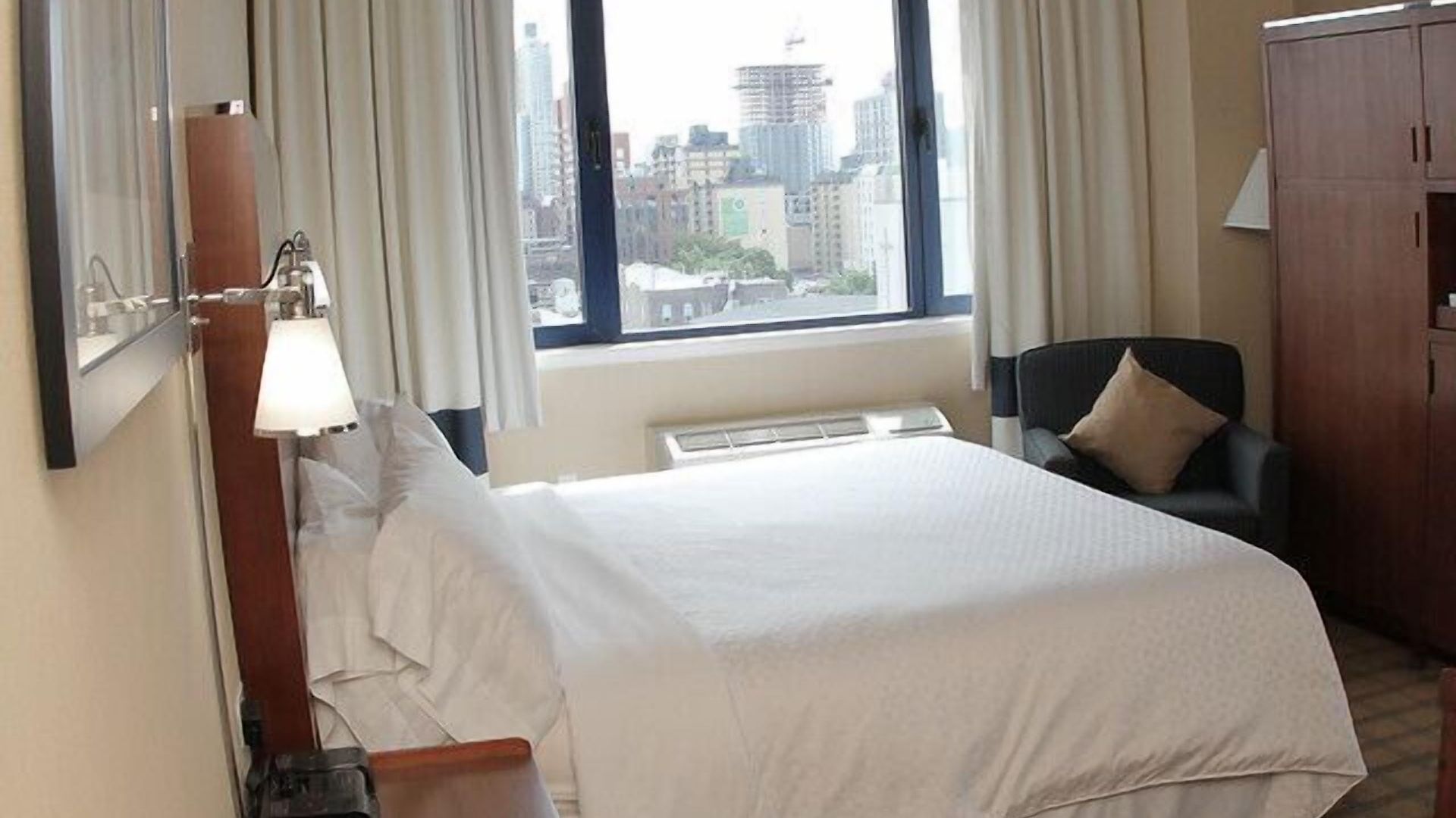 Vista Lic Hotel, Premier Collection By Western Hotel New York