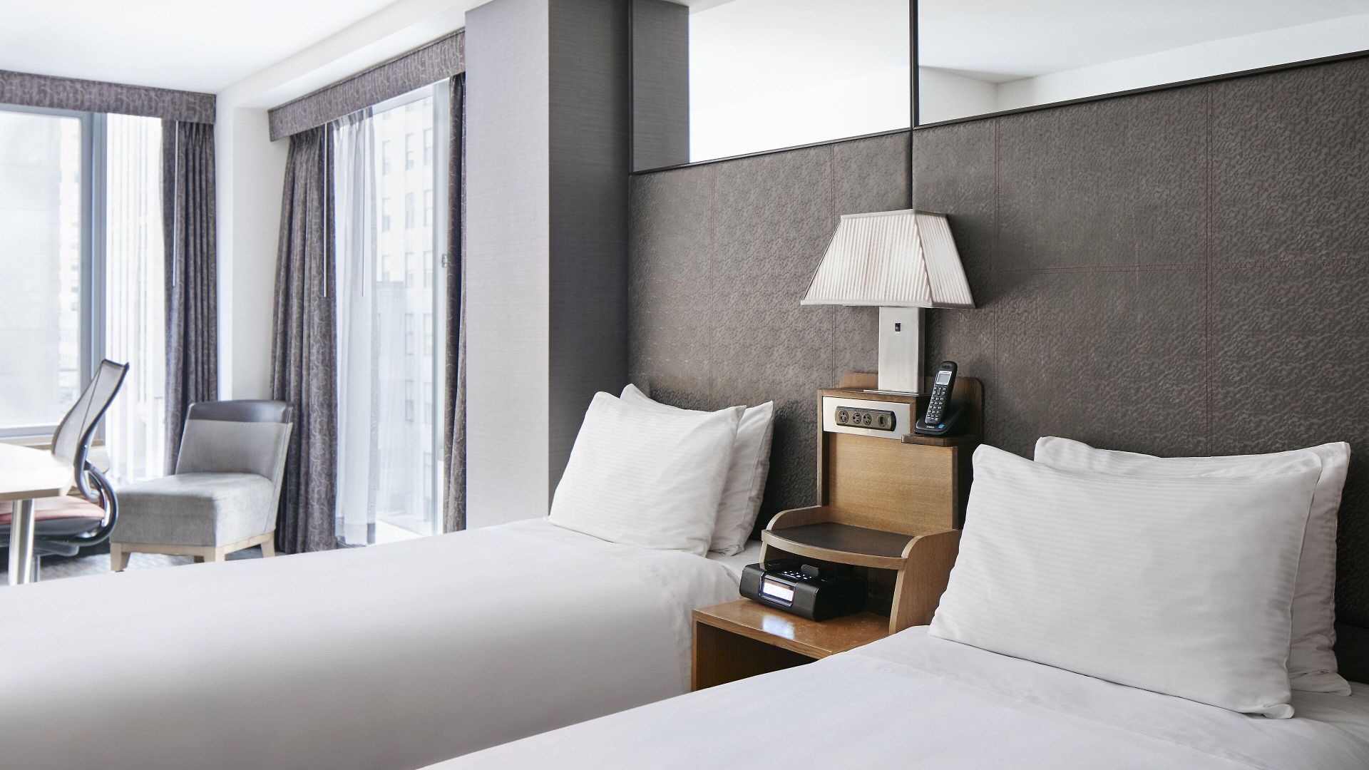 The Jewel Hotel, Hotel